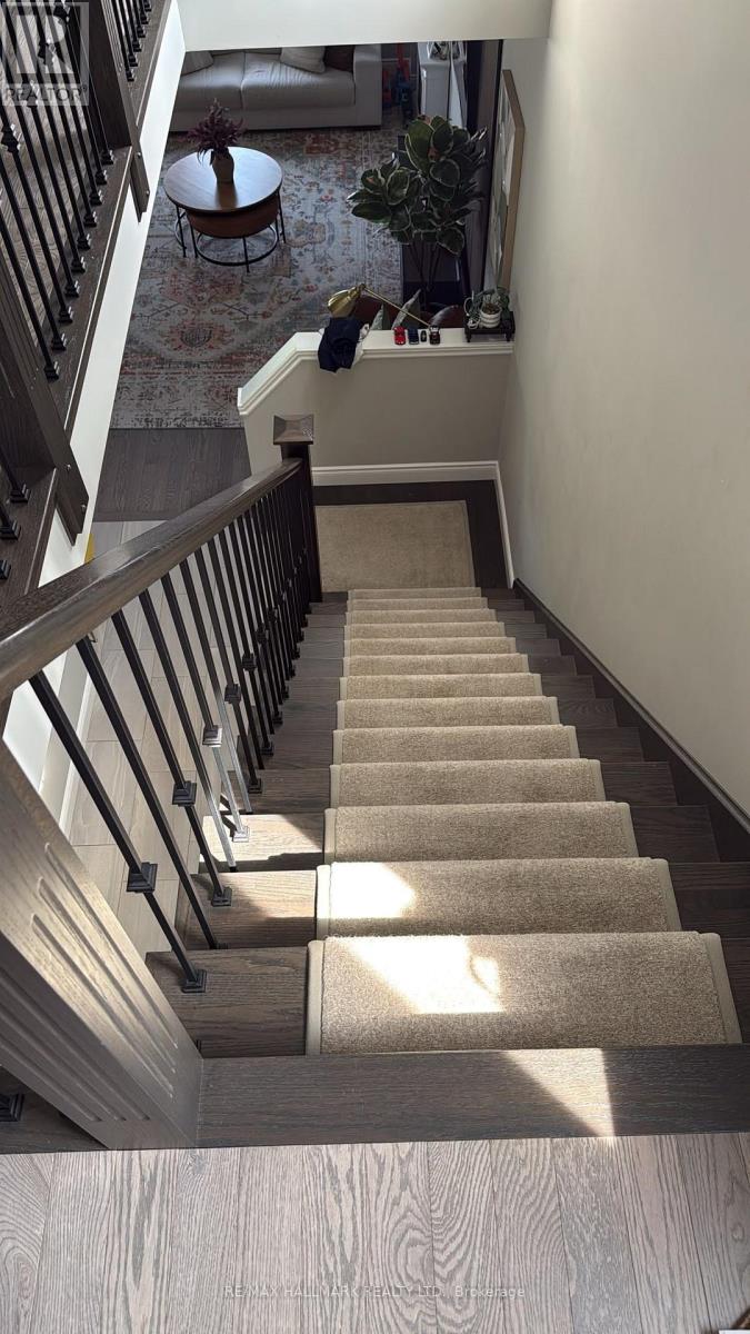 Upper Level (Main & 2nd) - 851 Robert Ferrie Drive, Kitchener, Ontario  N2R 1P2 - Photo 11 - X13714780