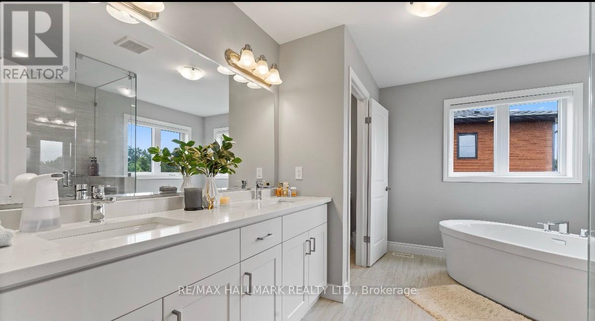 Upper Level (Main & 2nd) - 851 Robert Ferrie Drive, Kitchener, Ontario  N2R 1P2 - Photo 14 - X13714780