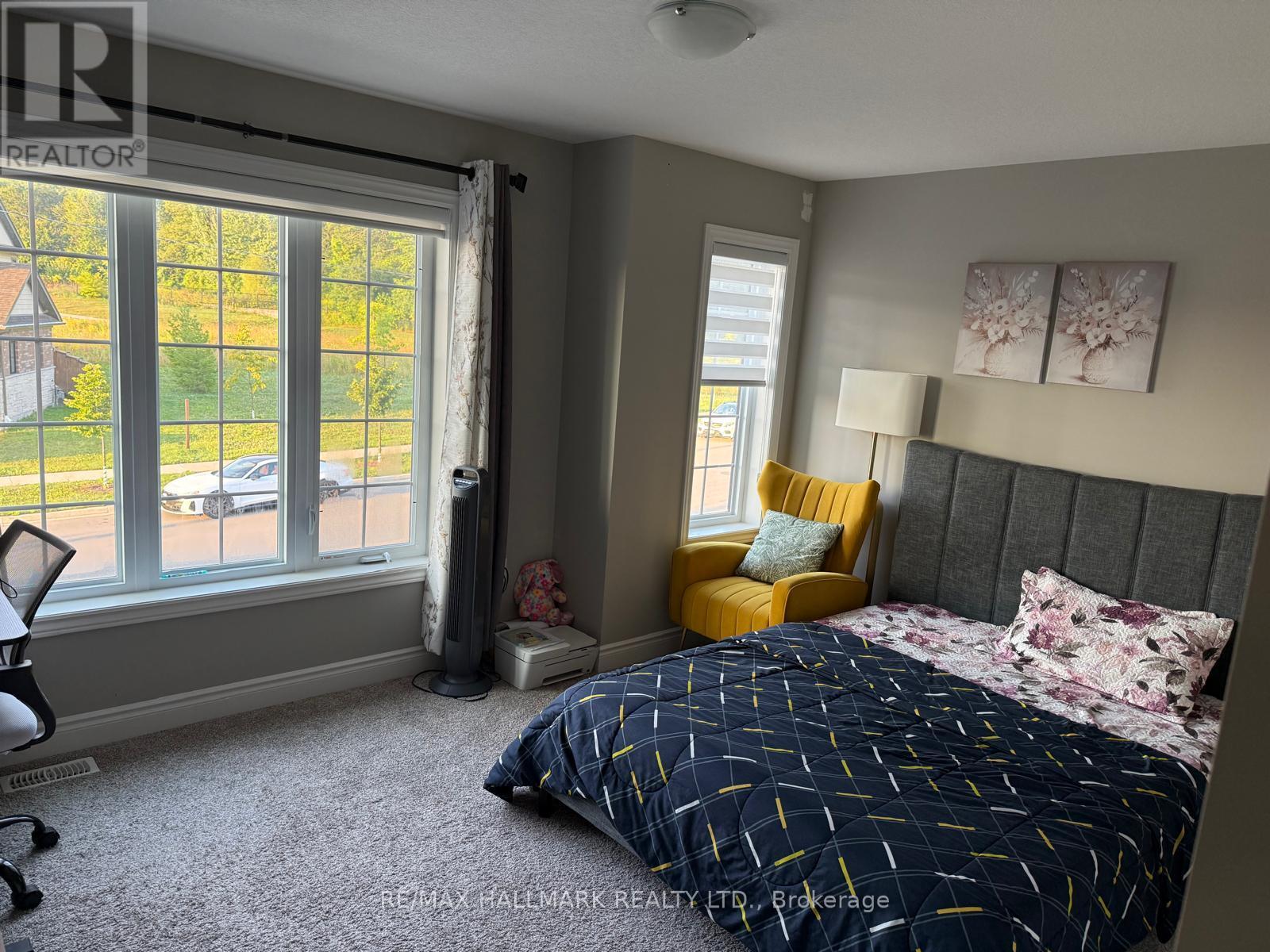 Upper Level (Main & 2nd) - 851 Robert Ferrie Drive, Kitchener, Ontario  N2R 1P2 - Photo 15 - X13714780