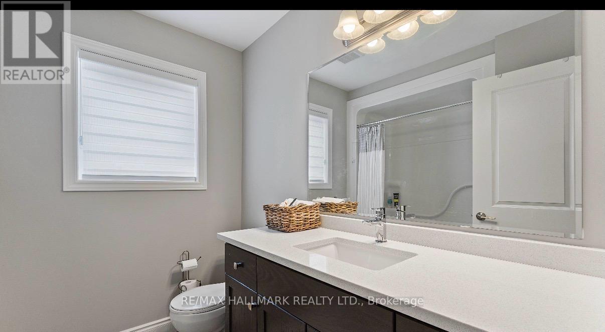 Upper Level (Main & 2nd) - 851 Robert Ferrie Drive, Kitchener, Ontario  N2R 1P2 - Photo 19 - X13714780