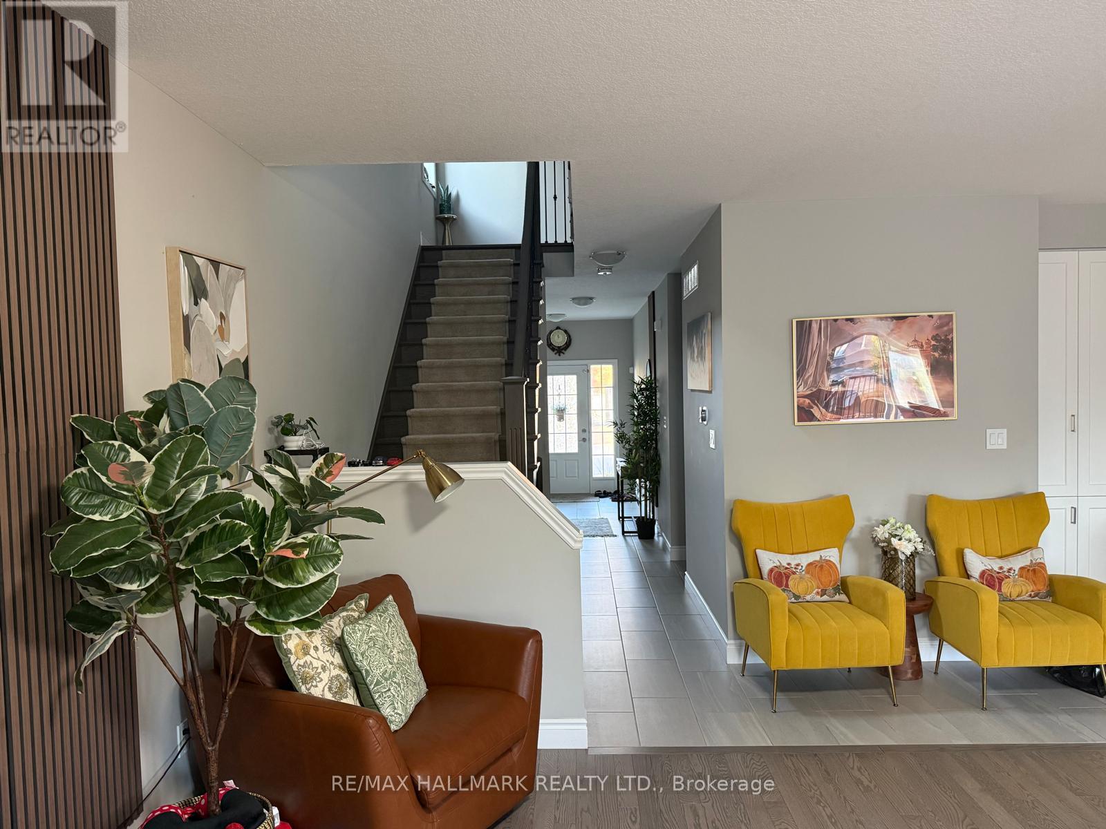 Upper Level (Main & 2nd) - 851 Robert Ferrie Drive, Kitchener, Ontario  N2R 1P2 - Photo 3 - X13714780