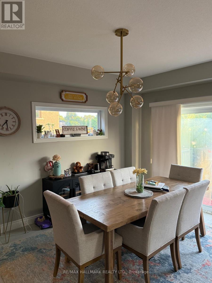 Upper Level (Main & 2nd) - 851 Robert Ferrie Drive, Kitchener, Ontario  N2R 1P2 - Photo 8 - X13714780