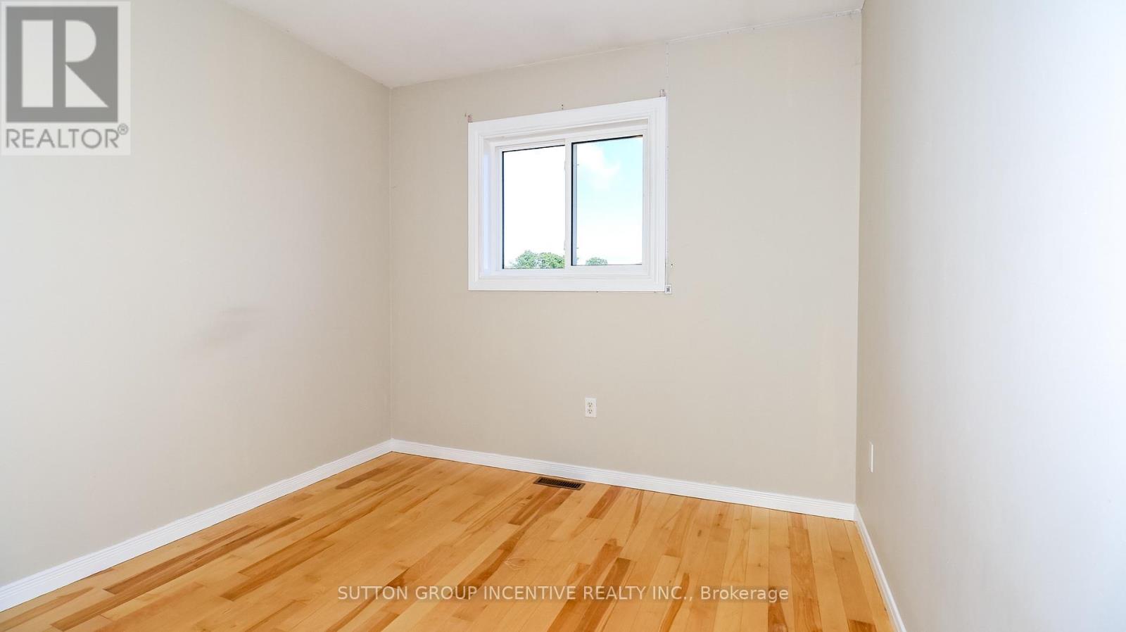 15 Bruce Crescent, Barrie, Ontario  L4N 8T8 - Photo 20 - S13701188