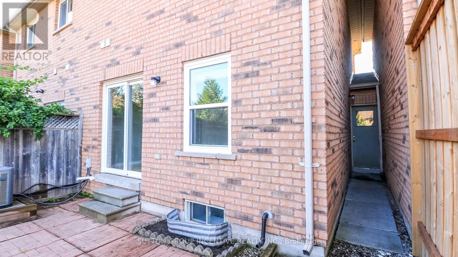 15 Bruce Crescent, Barrie, Ontario  L4N 8T8 - Photo 41 - S13701188