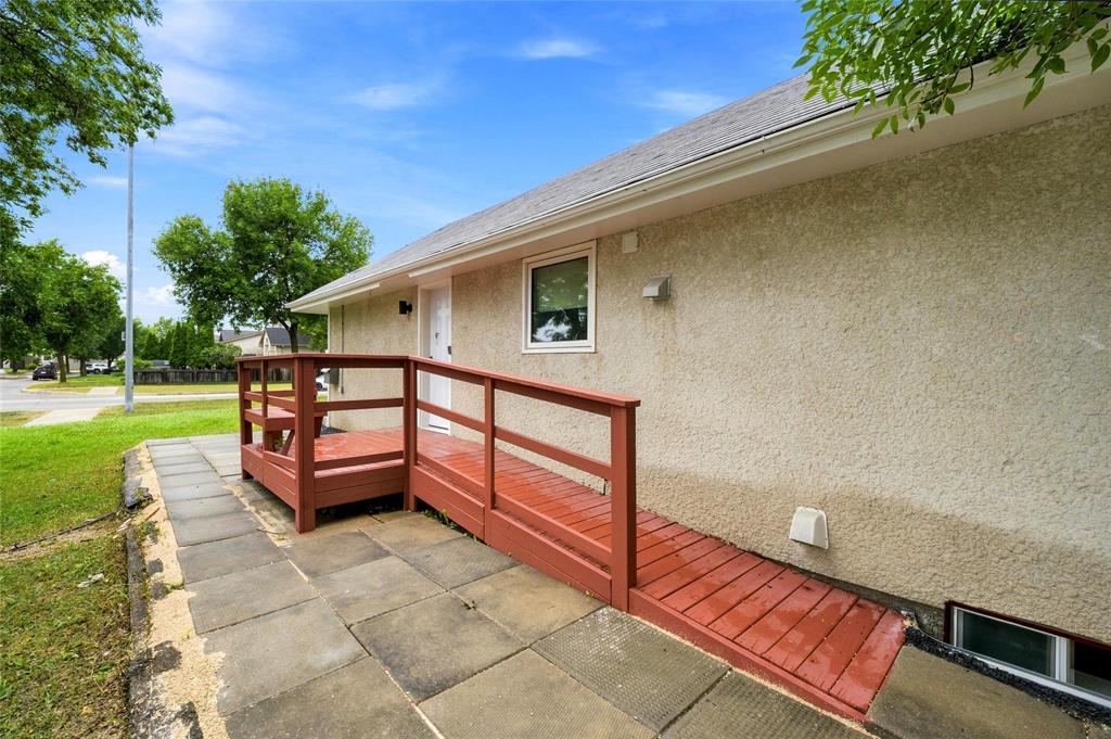 163 Ritchie Street, Winnipeg, Manitoba  R2P 2C2 - Photo 3 - 202621305