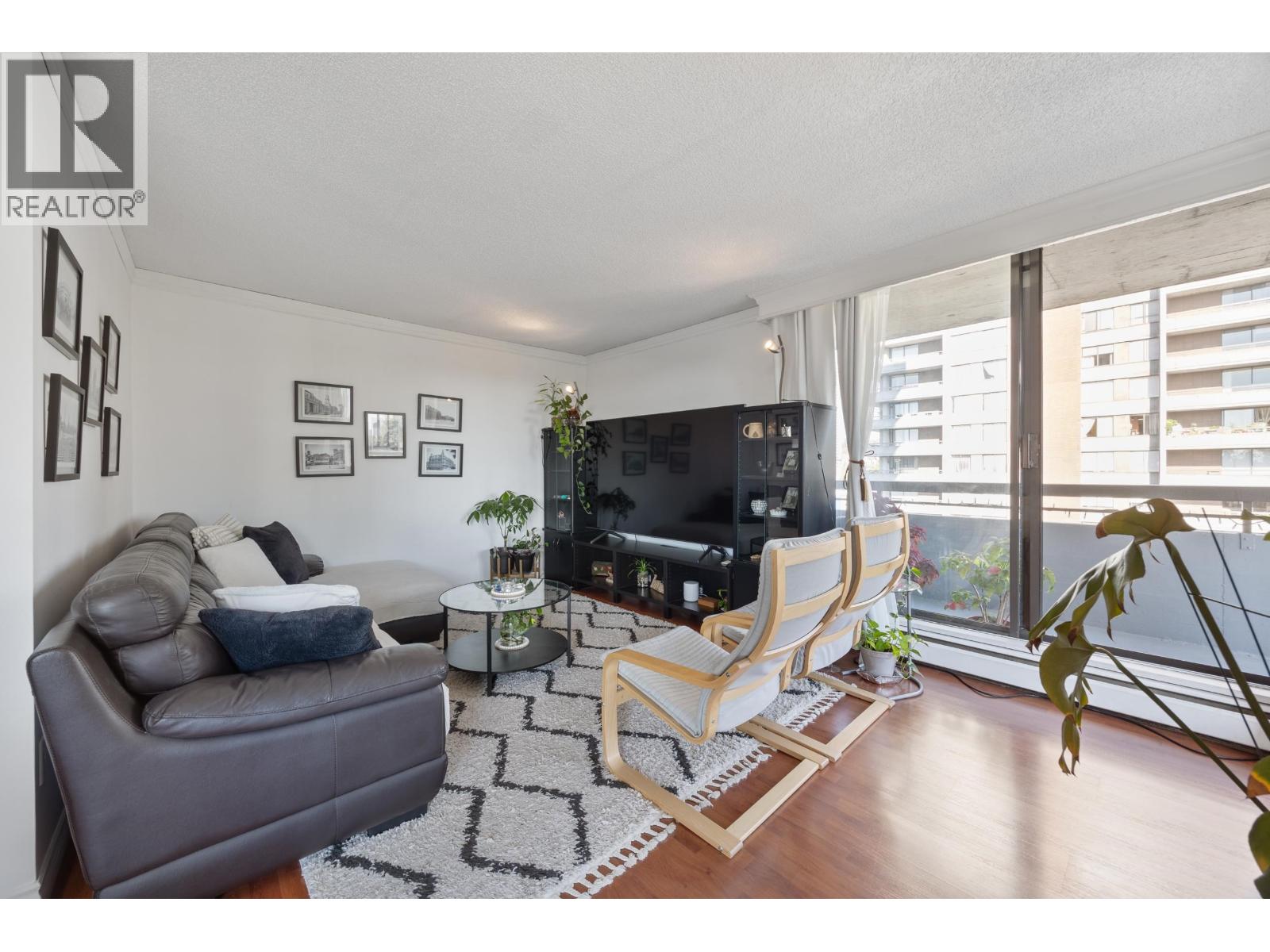 1003 3737 Bartlett Court, Burnaby, British Columbia  V3J 7E3 - Photo 5 - R3158995