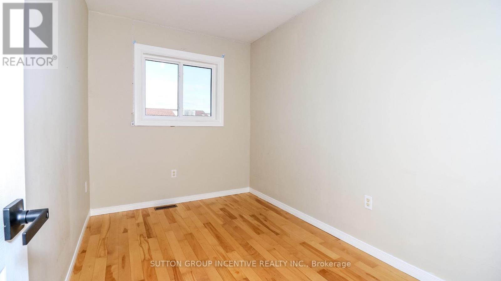 15 Bruce Crescent, Barrie, Ontario  L4N 8T8 - Photo 17 - S13701188