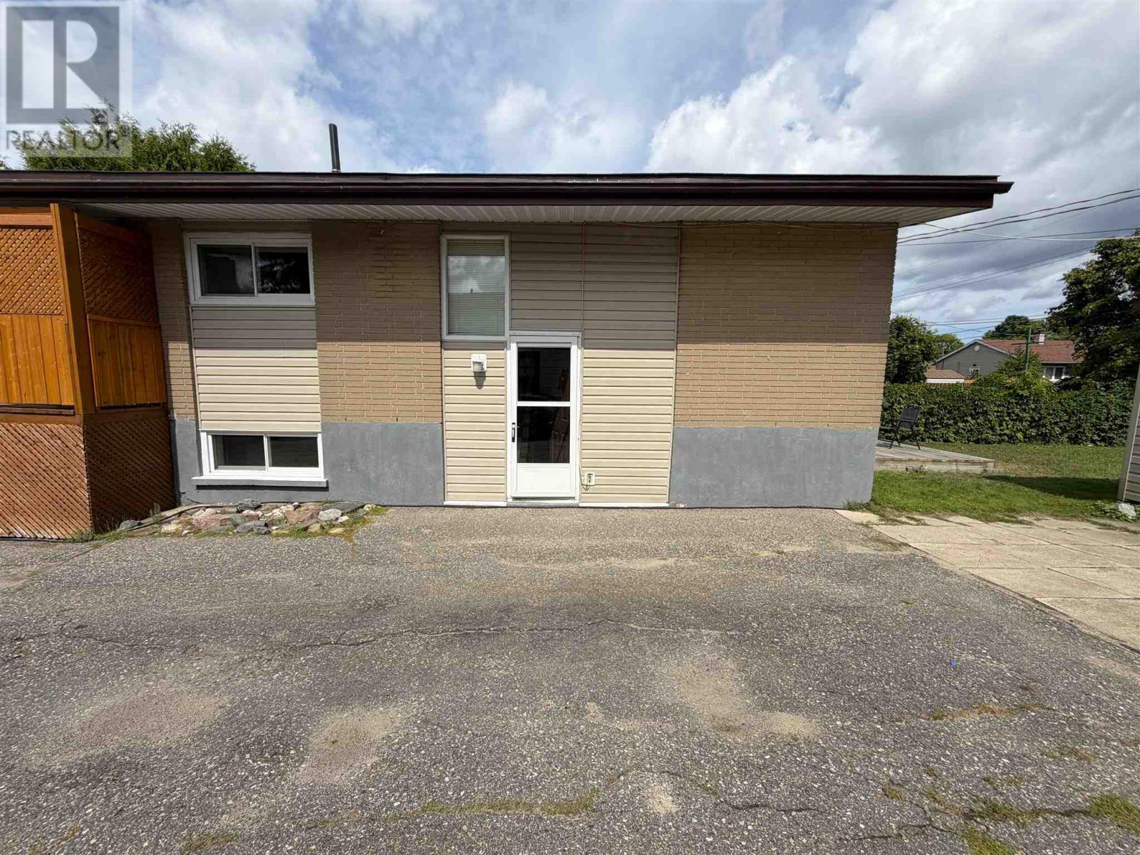 96a Axmith Ave, Elliot Lake, Ontario  P5A 1B8 - Photo 26 - SM262323