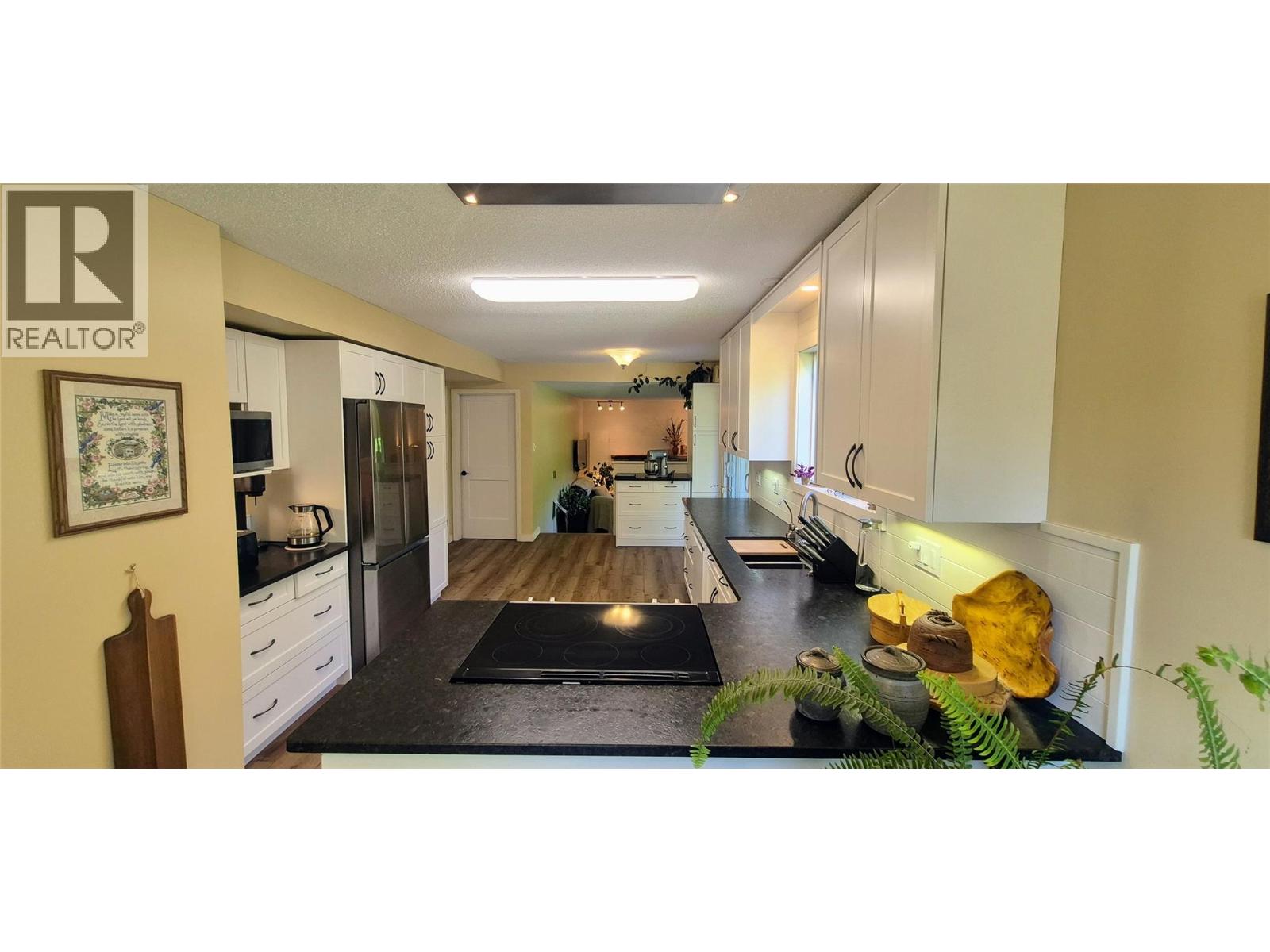 804 27th Avenue S, Cranbrook, British Columbia V1C 4N6 - Photo 10 - 10398848
