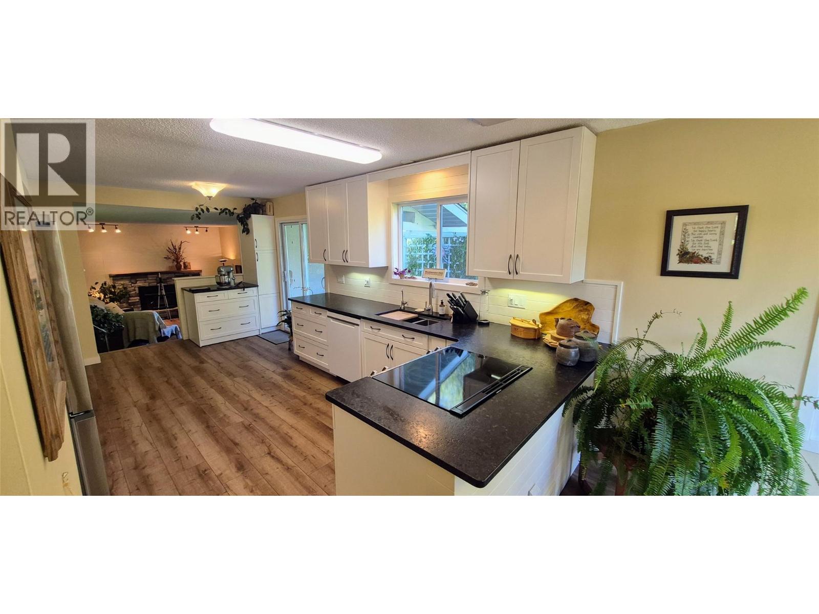 804 27th Avenue S, Cranbrook, British Columbia V1C 4N6 - Photo 11 - 10398848