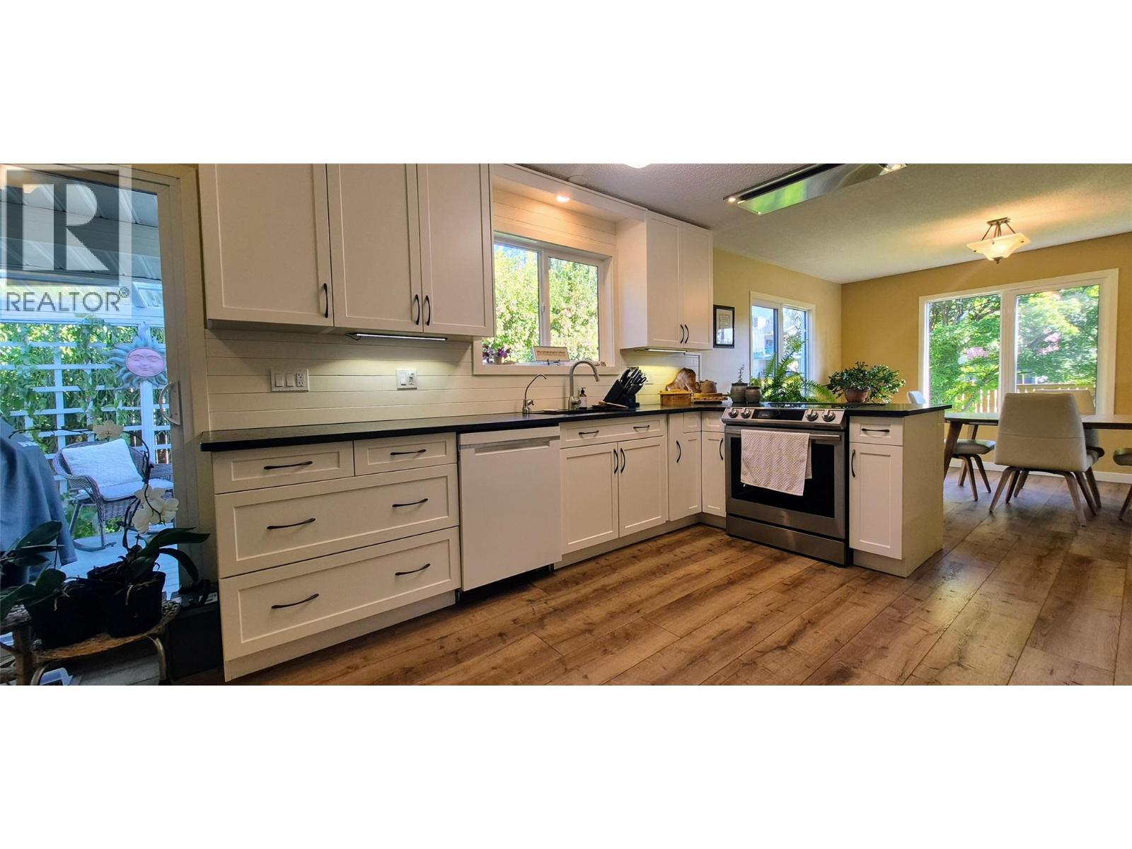 804 27th Avenue S, Cranbrook, British Columbia V1C 4N6 - Photo 13 - 10398848