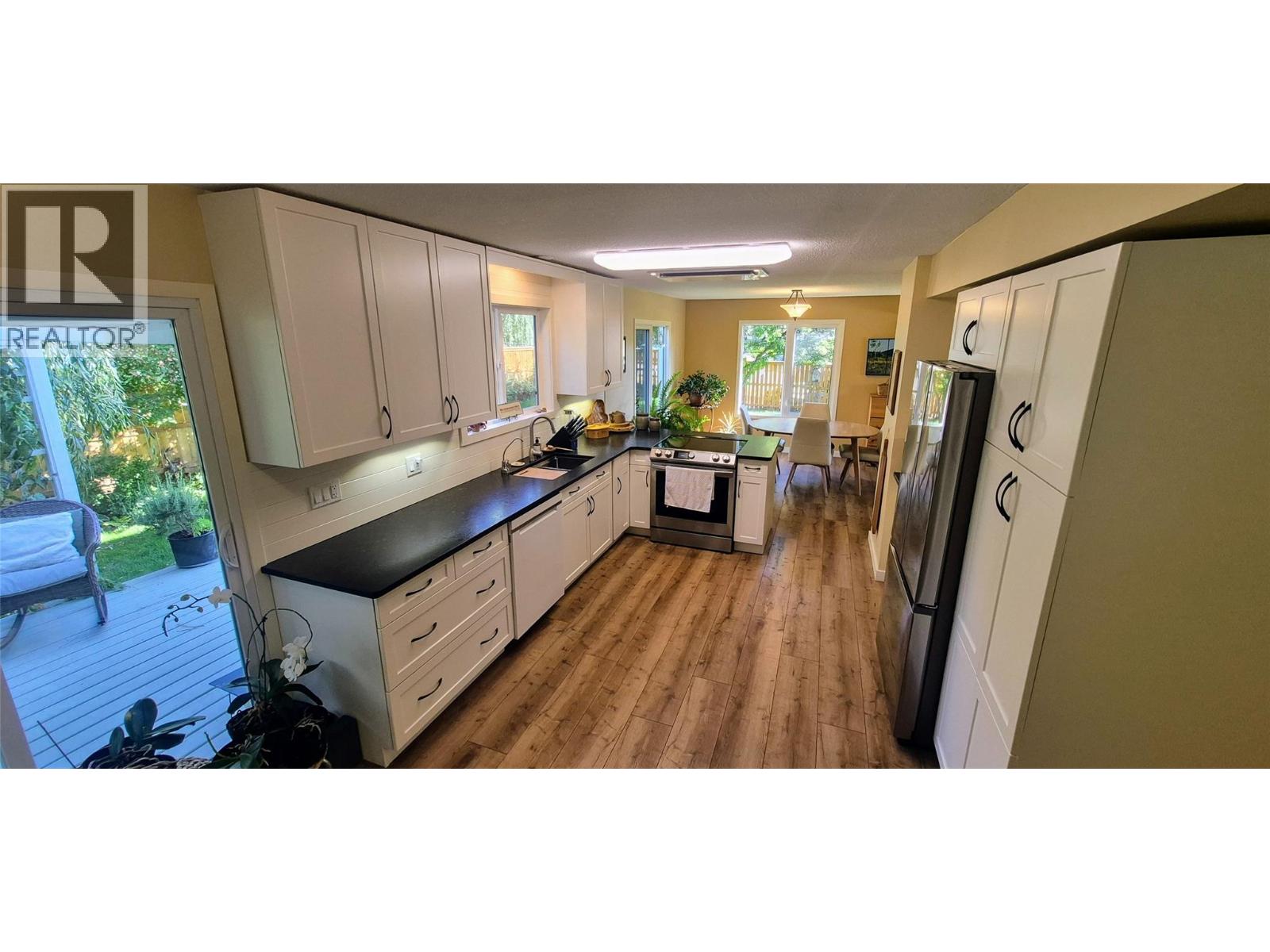 804 27th Avenue S, Cranbrook, British Columbia V1C 4N6 - Photo 14 - 10398848
