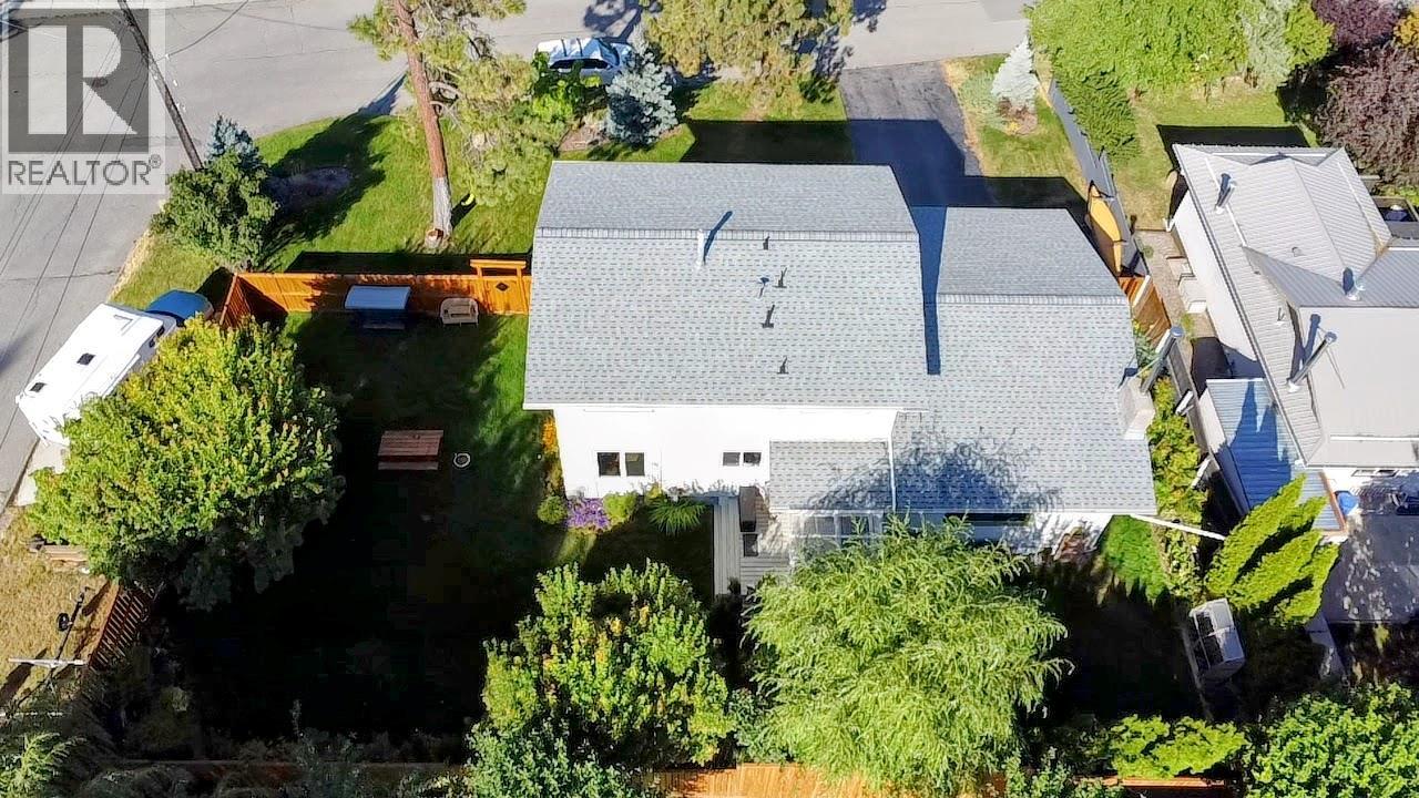 804 27th Avenue S, Cranbrook, British Columbia V1C 4N6 - Photo 4 - 10398848