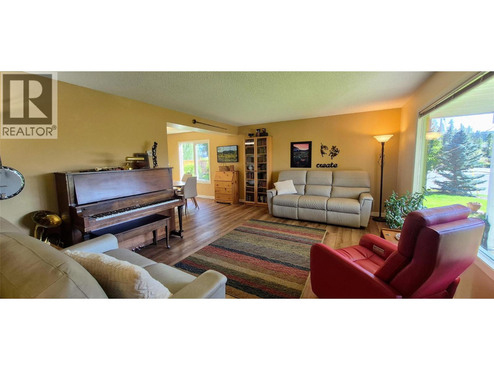 804 27th Avenue S, Cranbrook, British Columbia V1C 4N6 - Photo 5 - 10398848
