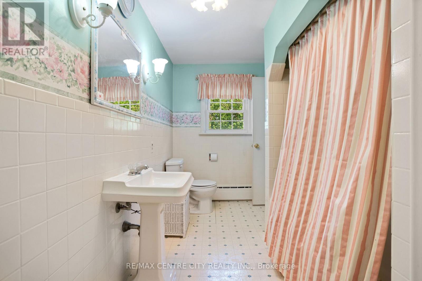 272 Sheldon Avenue N, Kitchener, Ontario  N2A 1G7 - Photo 34 - X13714872