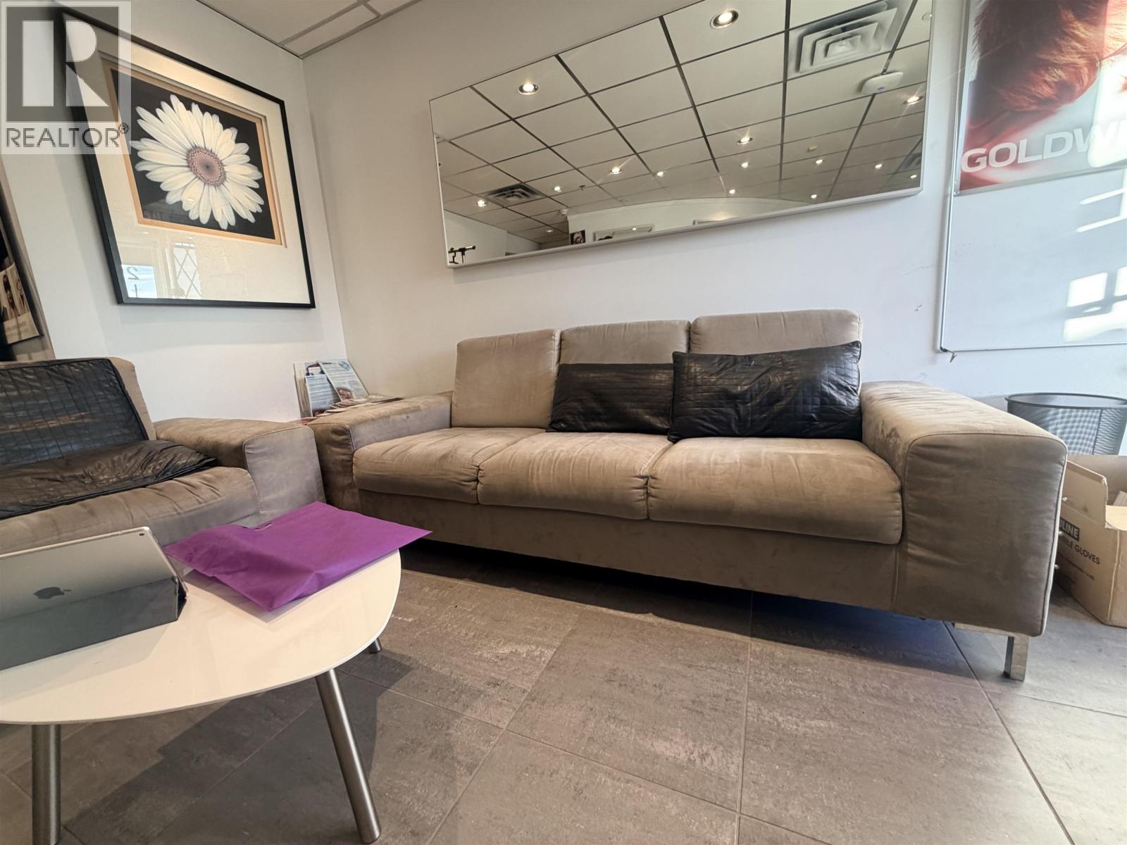 2963 Kingsway, Vancouver, British Columbia  V5R 5J4 - Photo 2 - C8081510
