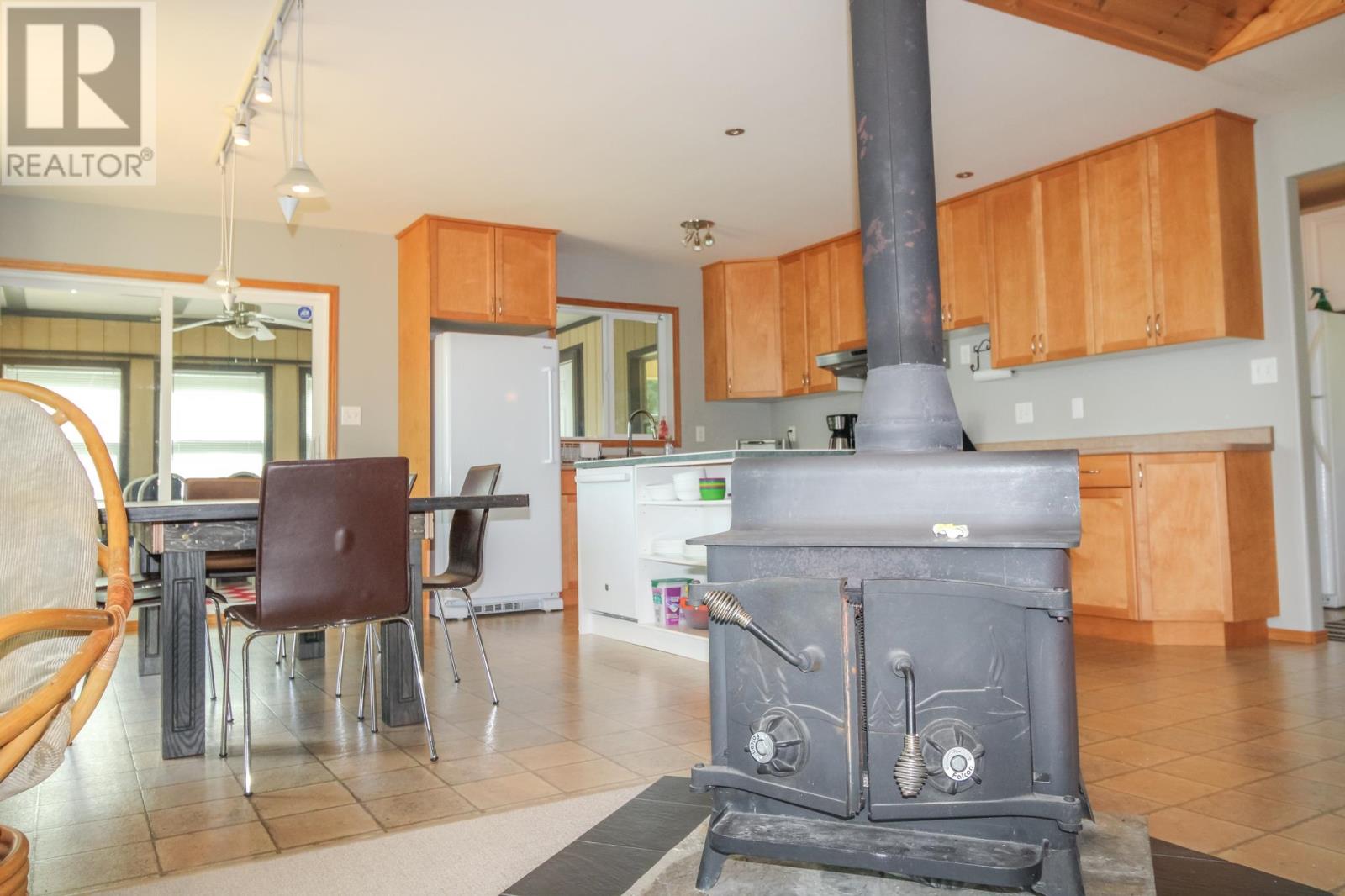 36 Poplar Bay Rd, Kenora, Ontario  P0X 1C0 - Photo 13 - TB2601493