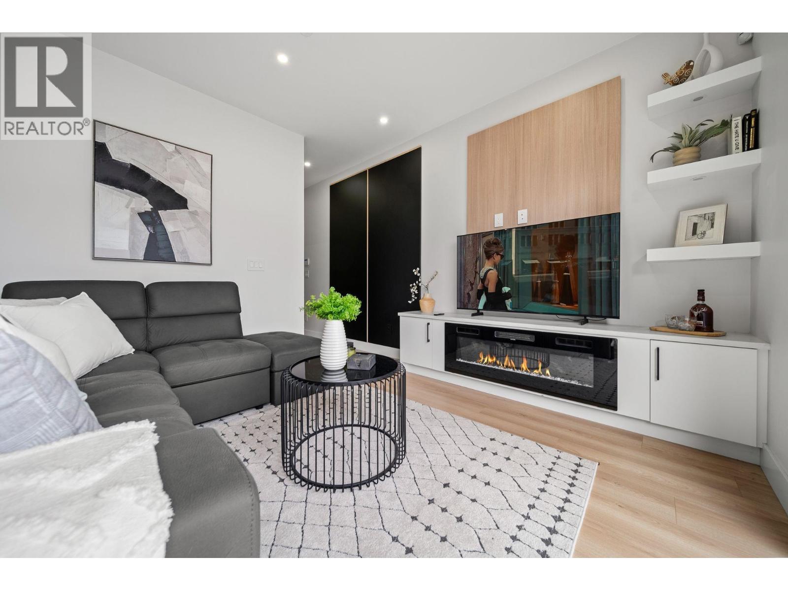 2369 Adanac Street, Vancouver, British Columbia  V5L 2E9 - Photo 5 - R3158823