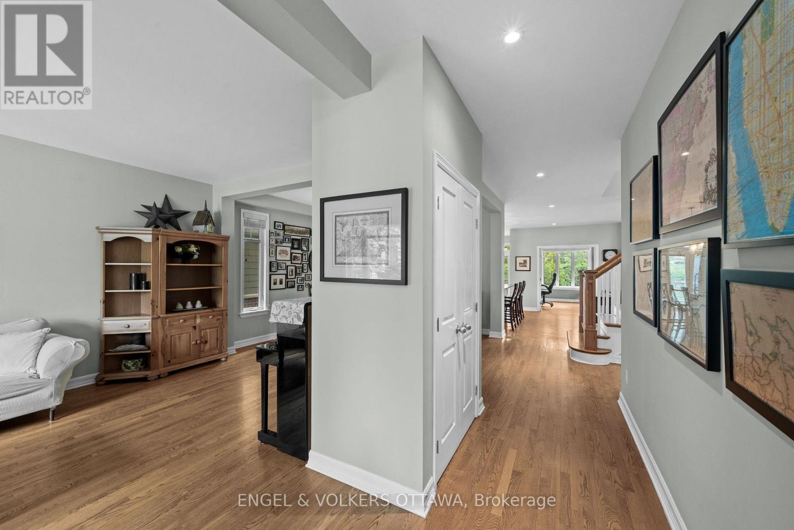 564 Erinwoods Circle, Ottawa, Ontario  K2J 5M8 - Photo 4 - X13715024