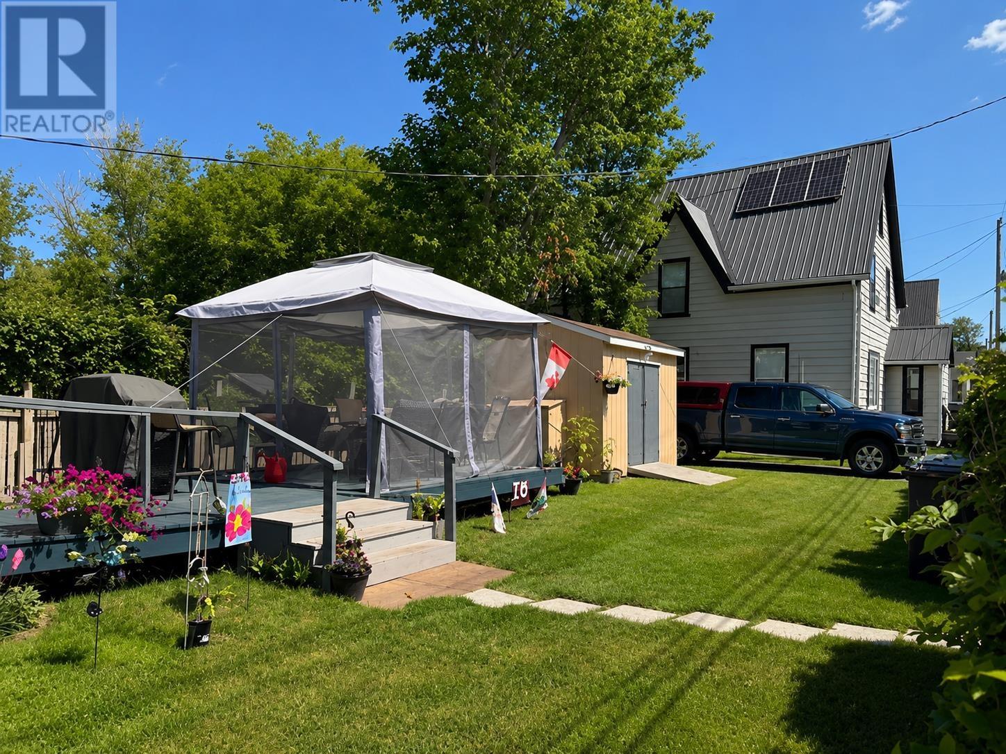 31 Russell Street, Summerside, Prince Edward Island  C1N 2T4 - Photo 14 - 202621568