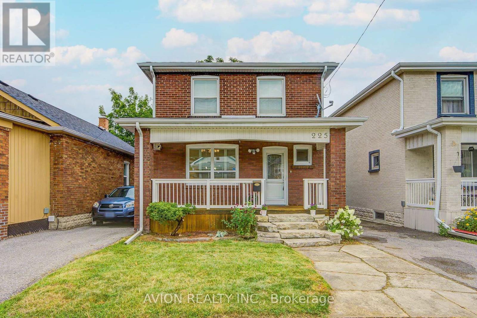 225 Clarke Street, Oshawa, Ontario  L1H 5G2 - Photo 5 - E13714896