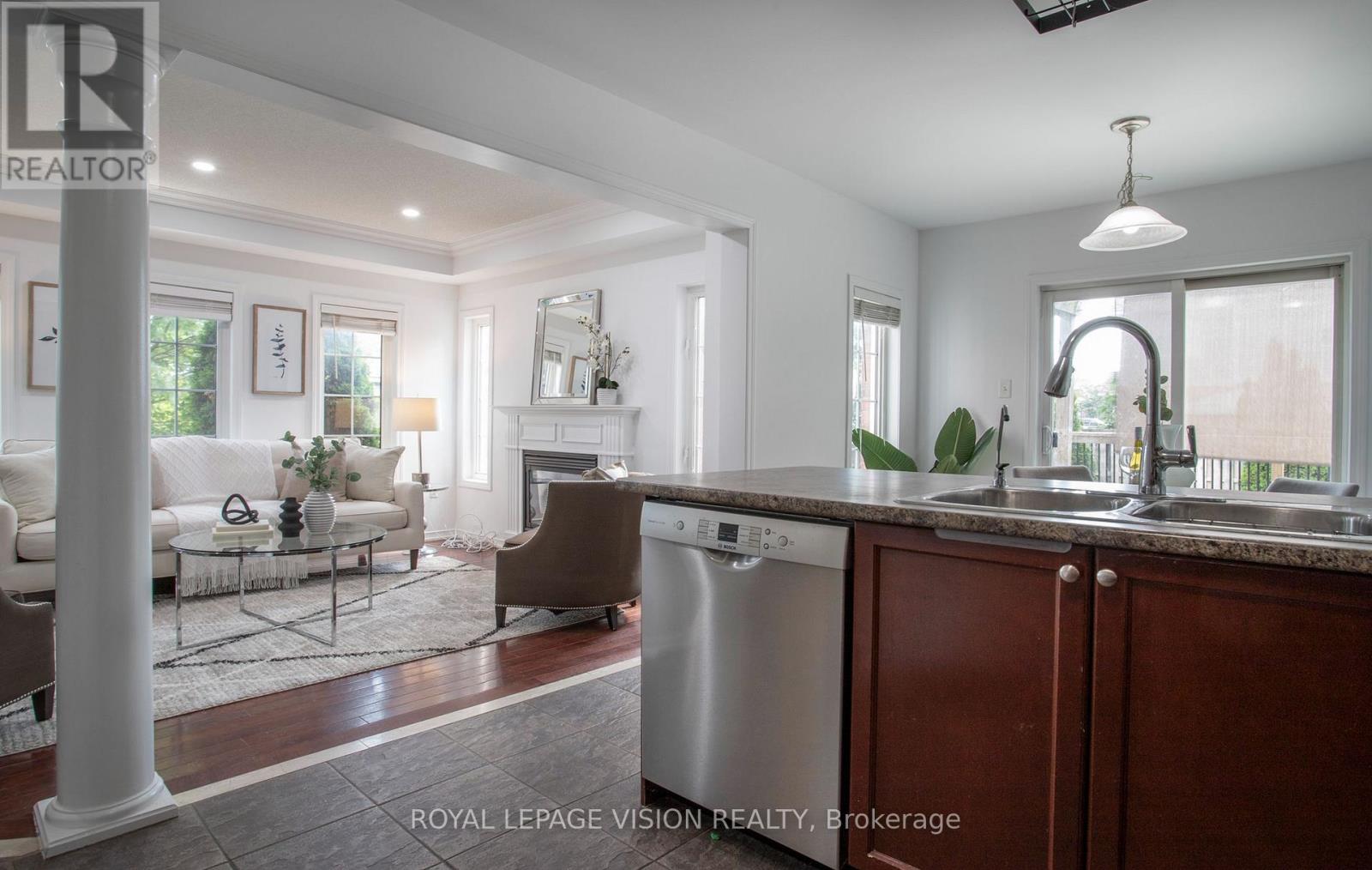 2 Laprade Square, Clarington, Ontario  L1C 0C8 - Photo 10 - E13714930