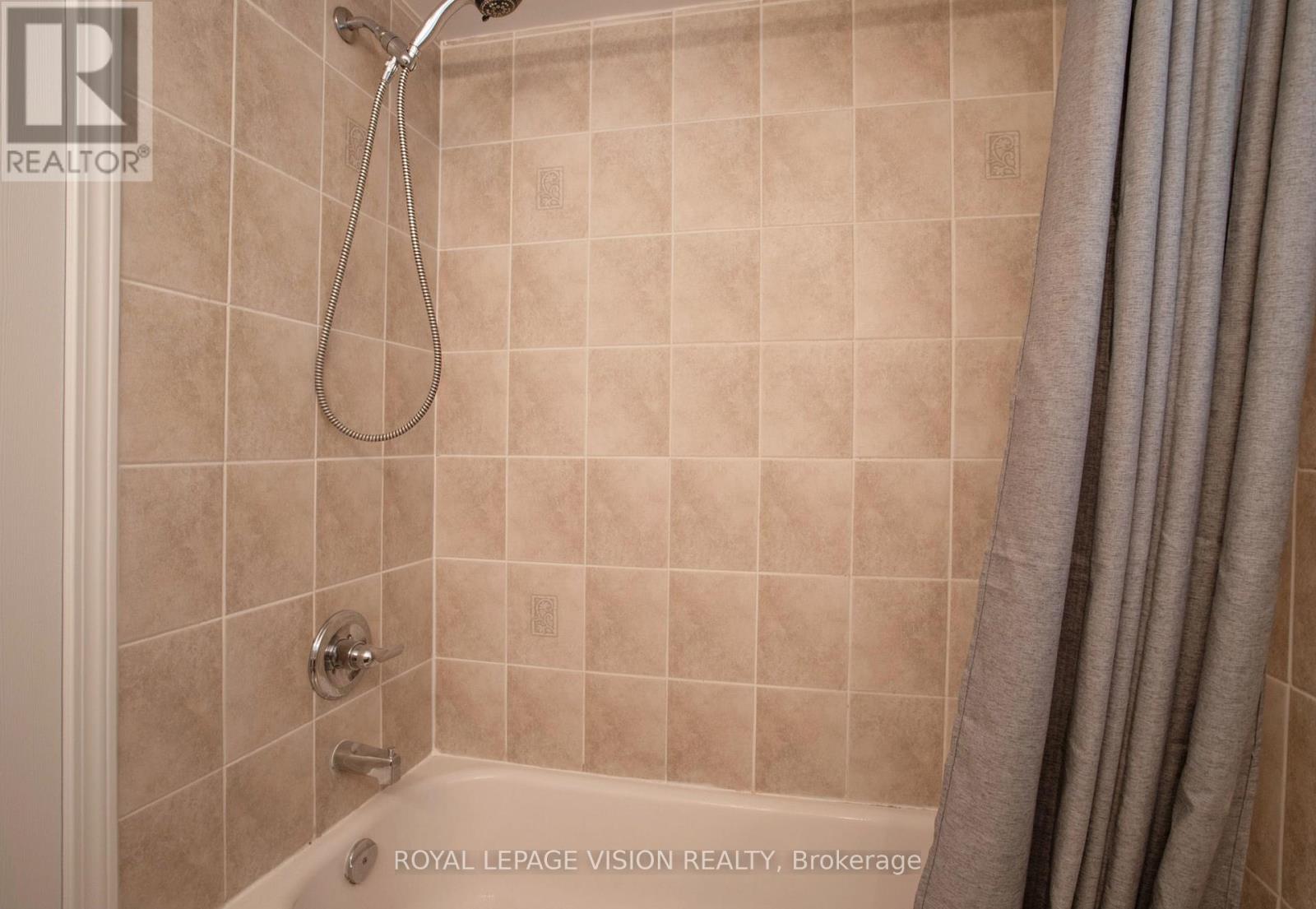 2 Laprade Square, Clarington, Ontario  L1C 0C8 - Photo 32 - E13714930