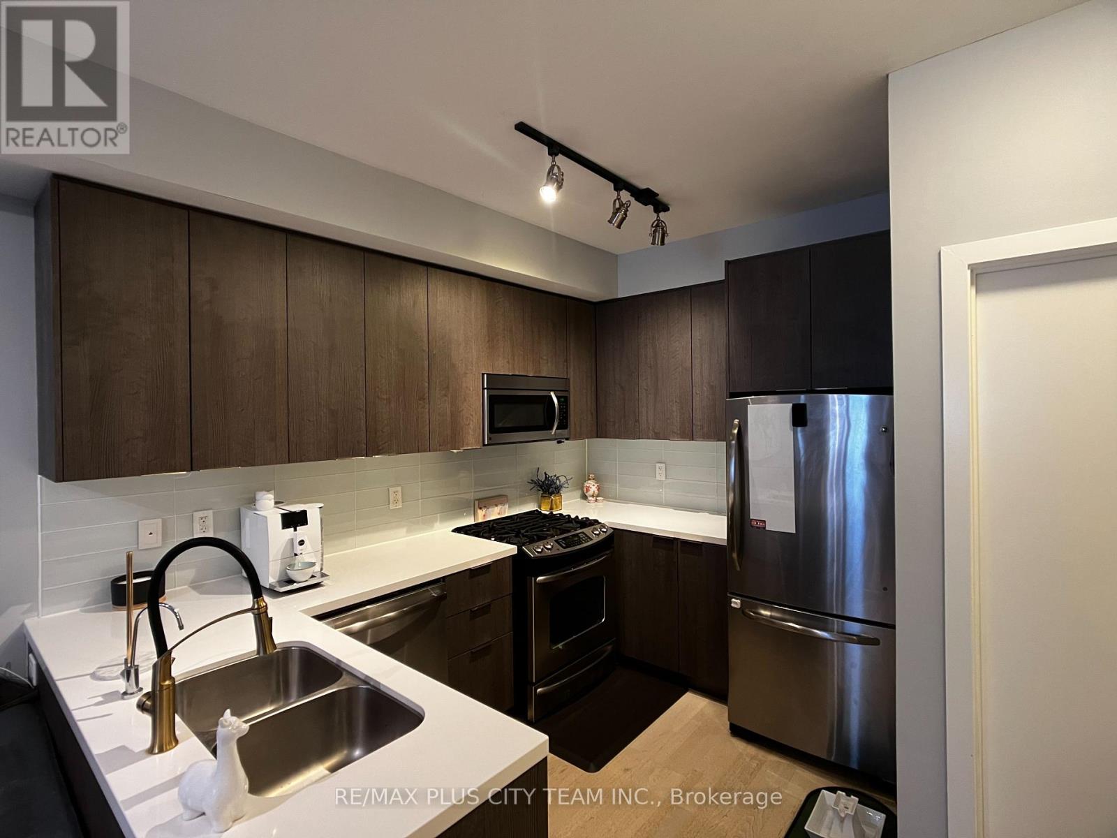 34 - 140 Broadview Avenue, Toronto, Ontario  M4M 2G2 - Photo 4 - E13715022