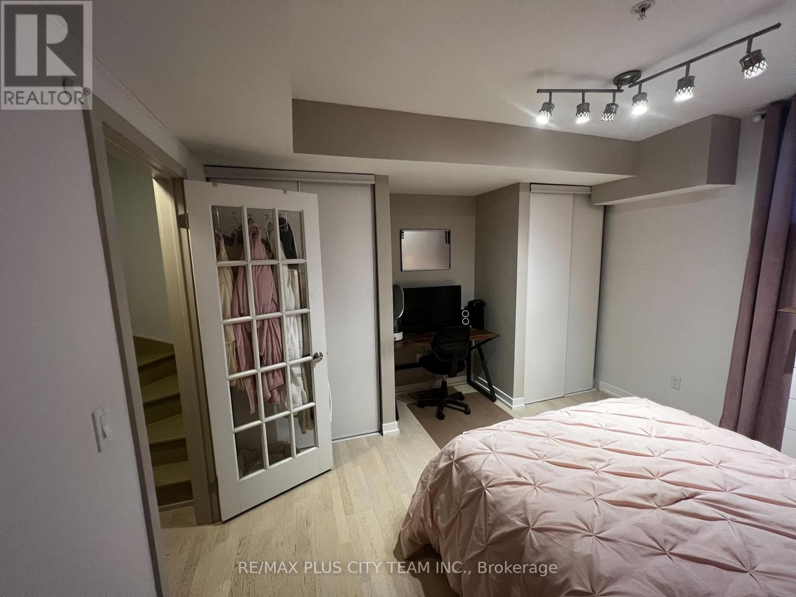 34 - 140 Broadview Avenue, Toronto, Ontario  M4M 2G2 - Photo 9 - E13715022