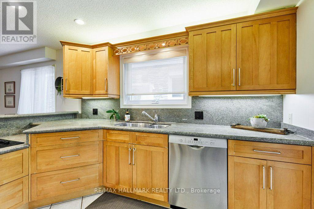20 Pine Avenue, Toronto, Ontario  M4E 1L8 - Photo 6 - E13715030