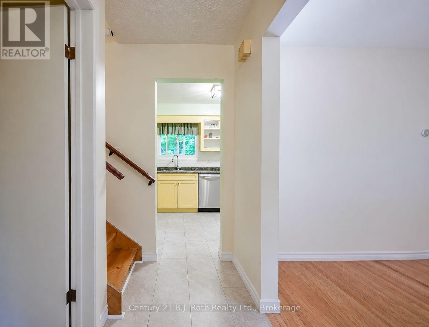 299 Bay Street, Orillia, Ontario  L3V 3X2 - Photo 4 - S13715032