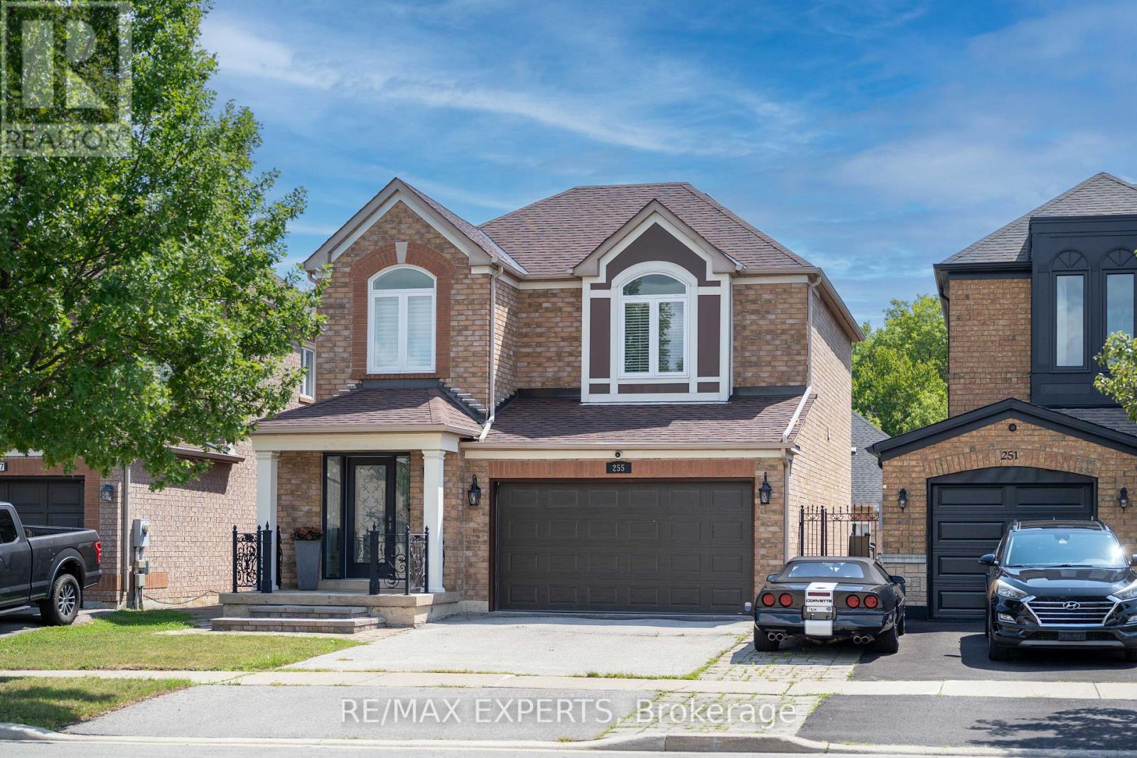 255 MATTHEW DRIVE, Vaughan, Ontario