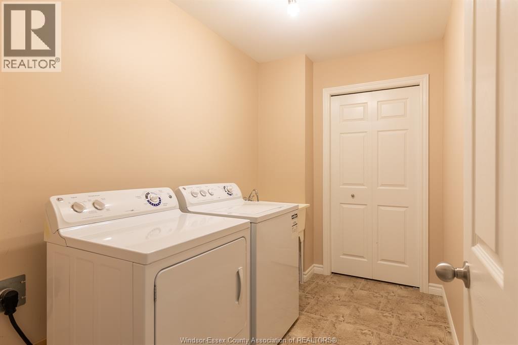 11123 Snowcrest Street, Windsor, Ontario  N8F 1M2 - Photo 8 - 26020829