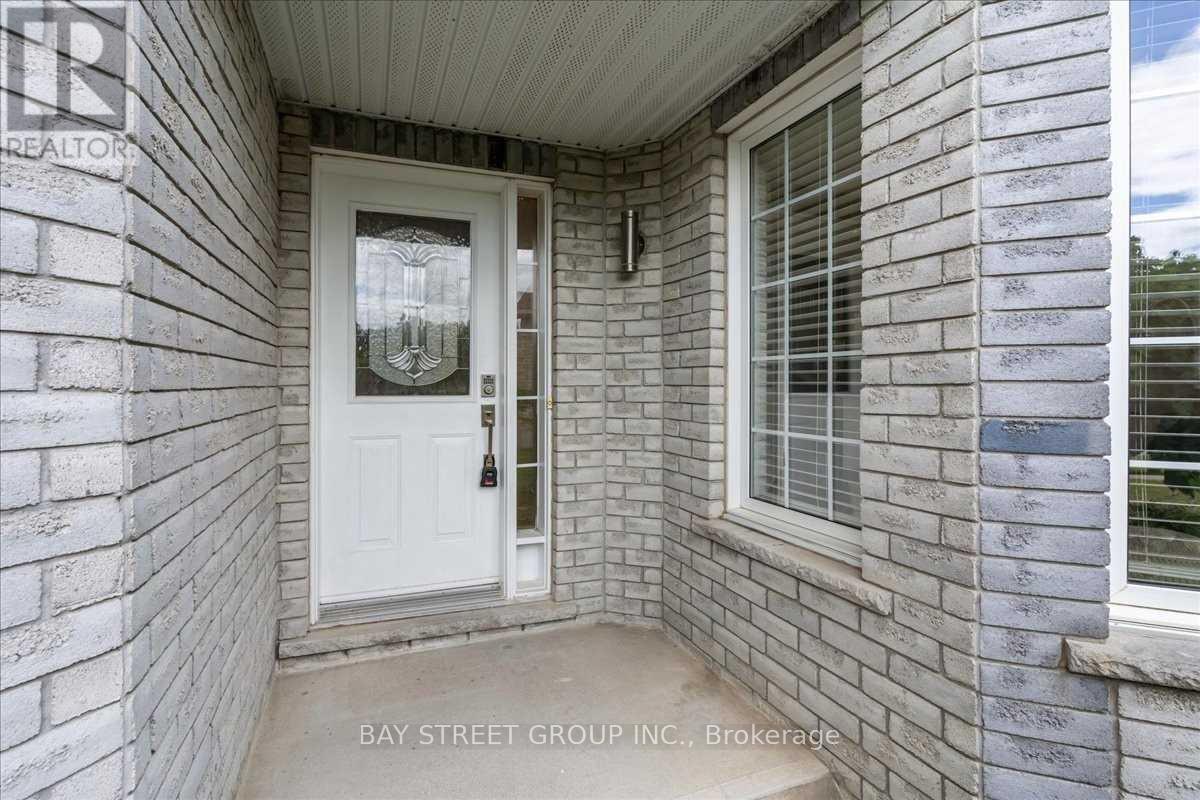62 Summerset Drive, Barrie (Ardagh), Ontario  L4N 6G5 - Photo 4 - S13714944