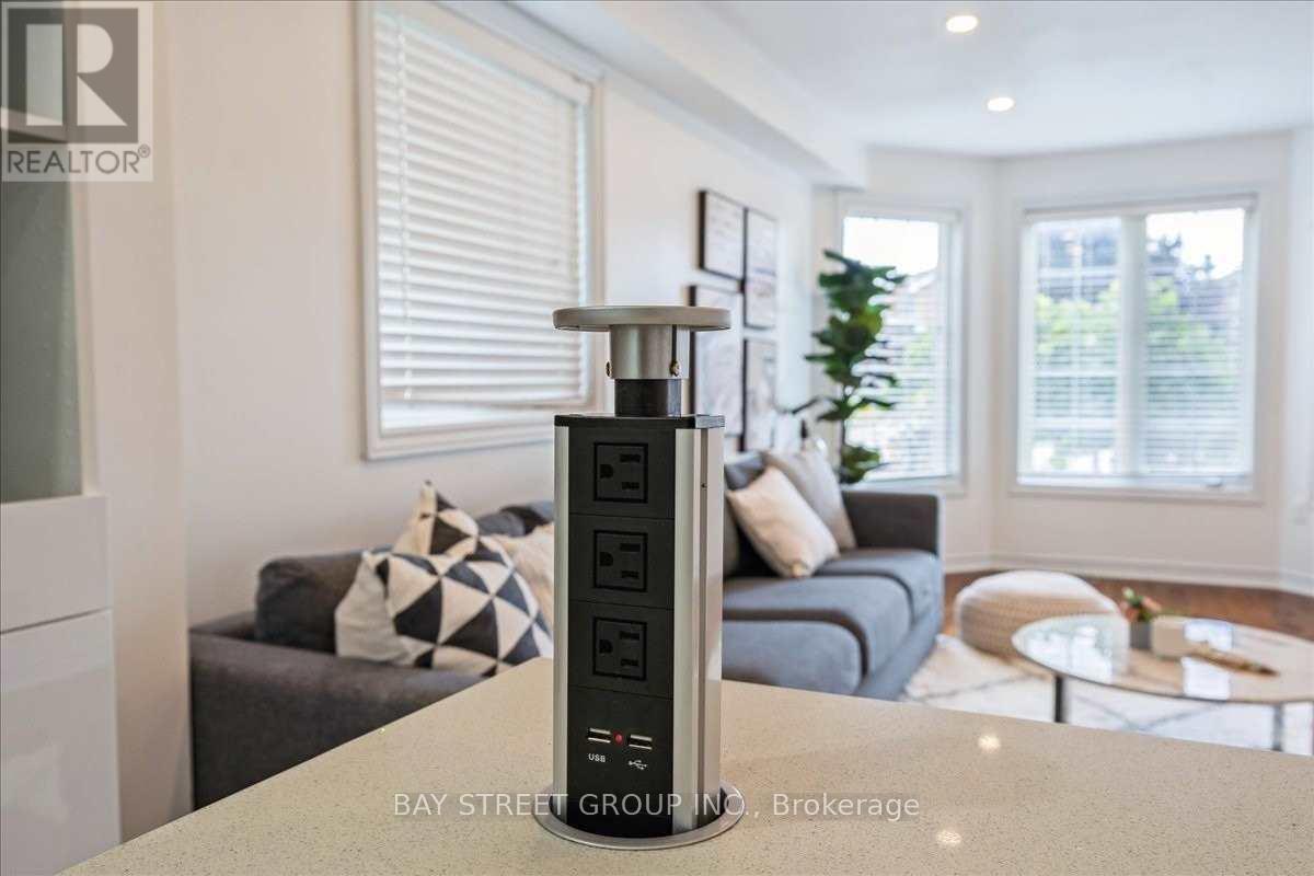 62 Summerset Drive, Barrie (Ardagh), Ontario  L4N 6G5 - Photo 9 - S13714944