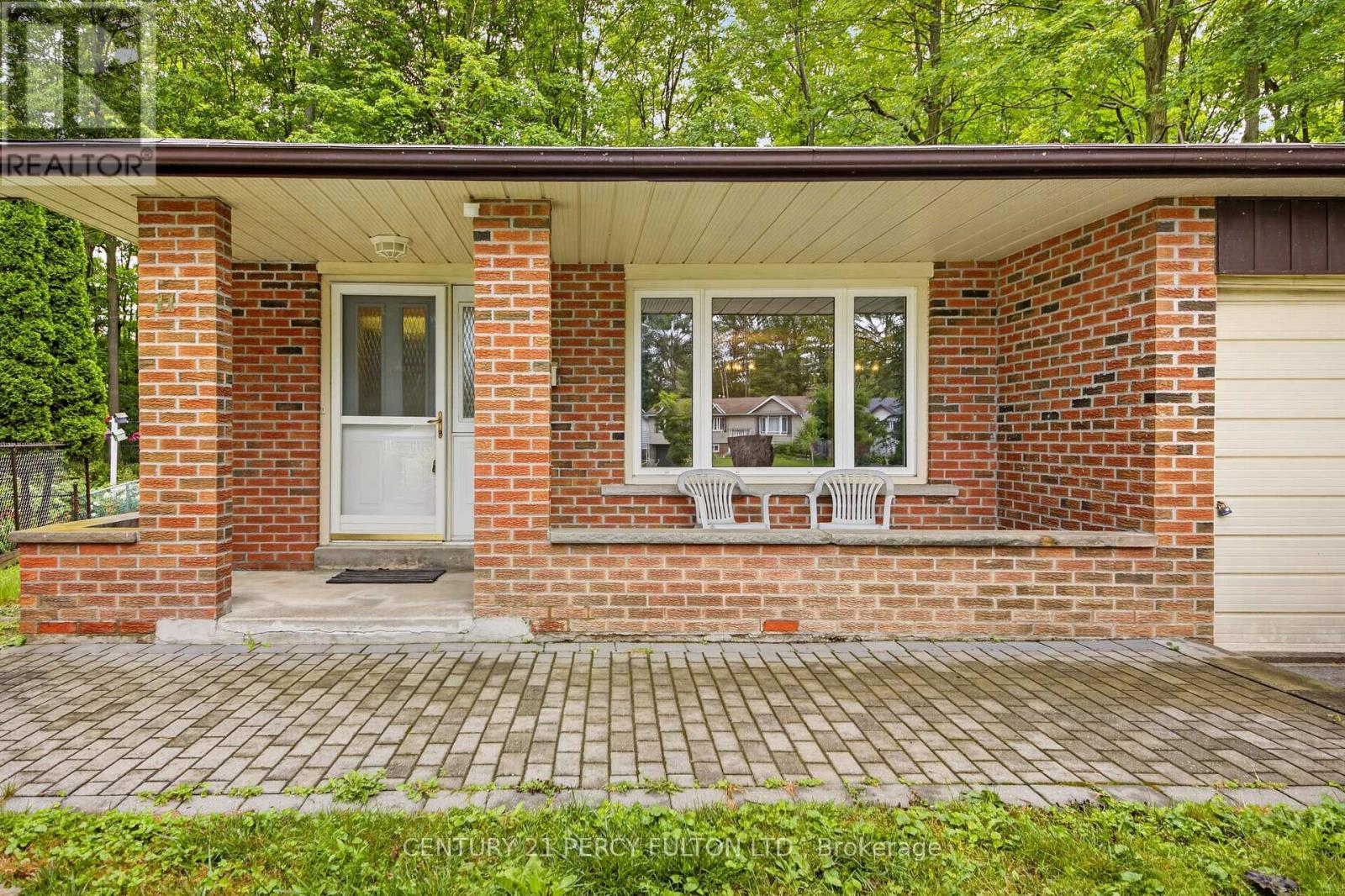 11 Aldergrove Circle, Barrie, Ontario  L4M 4W6 - Photo 2 - S13715004