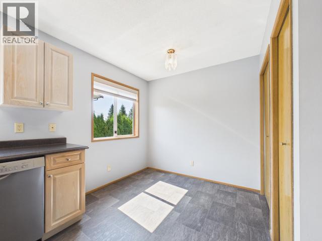 4706 Ontario Ave, Powell River, British Columbia   - Photo 19 - 20155