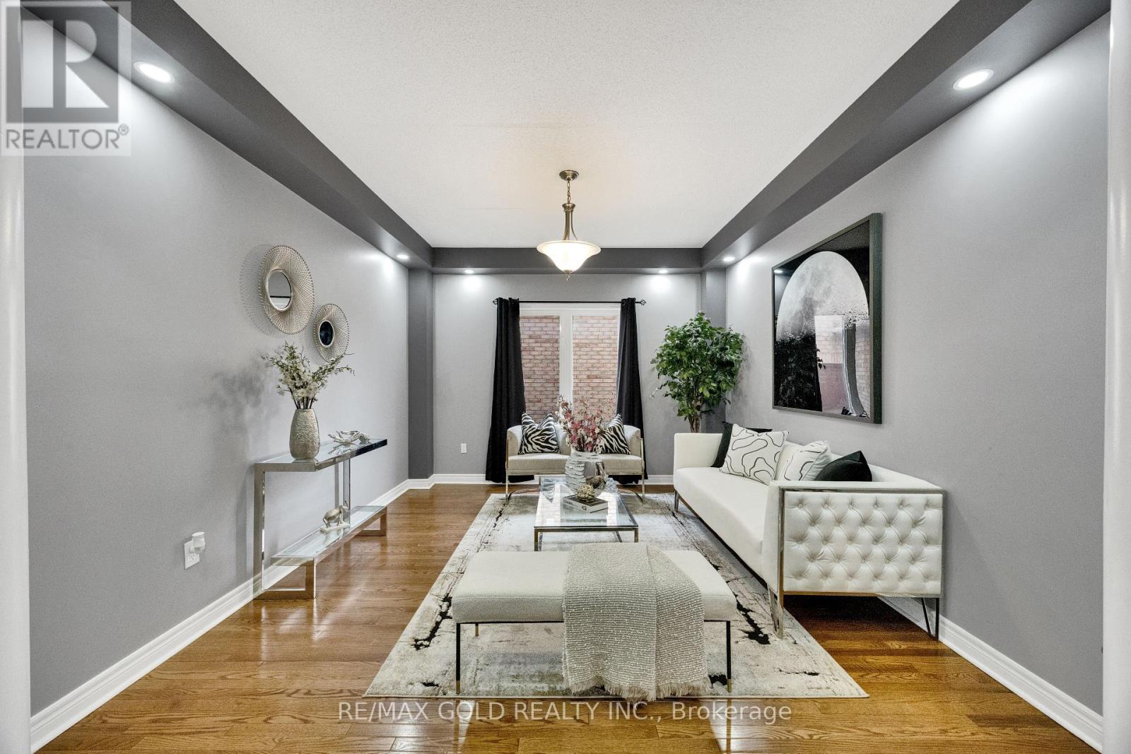 26 Mount Royal Circle, Brampton, Ontario  L6P 1Y7 - Photo 10 - W13714888
