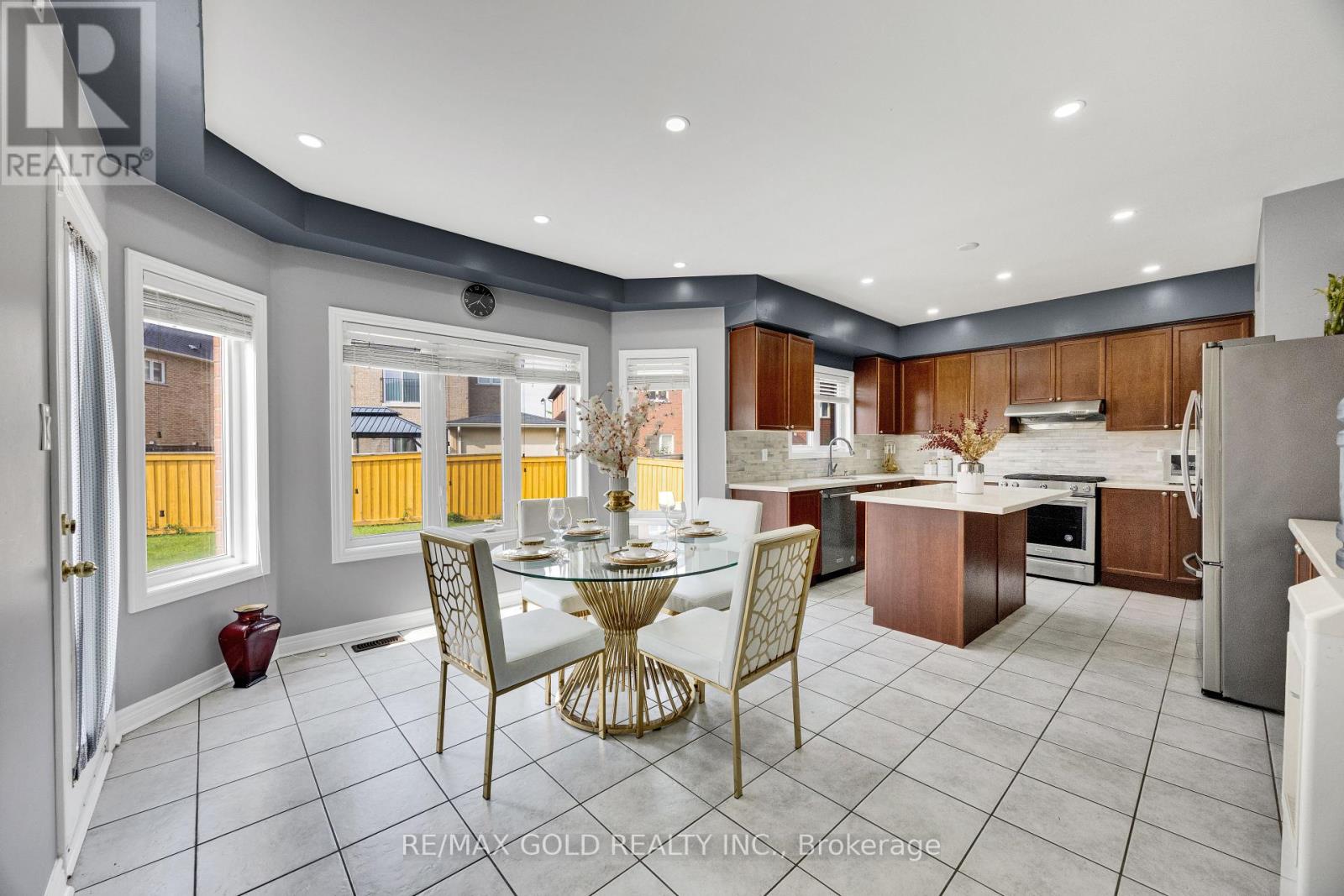26 Mount Royal Circle, Brampton, Ontario  L6P 1Y7 - Photo 14 - W13714888