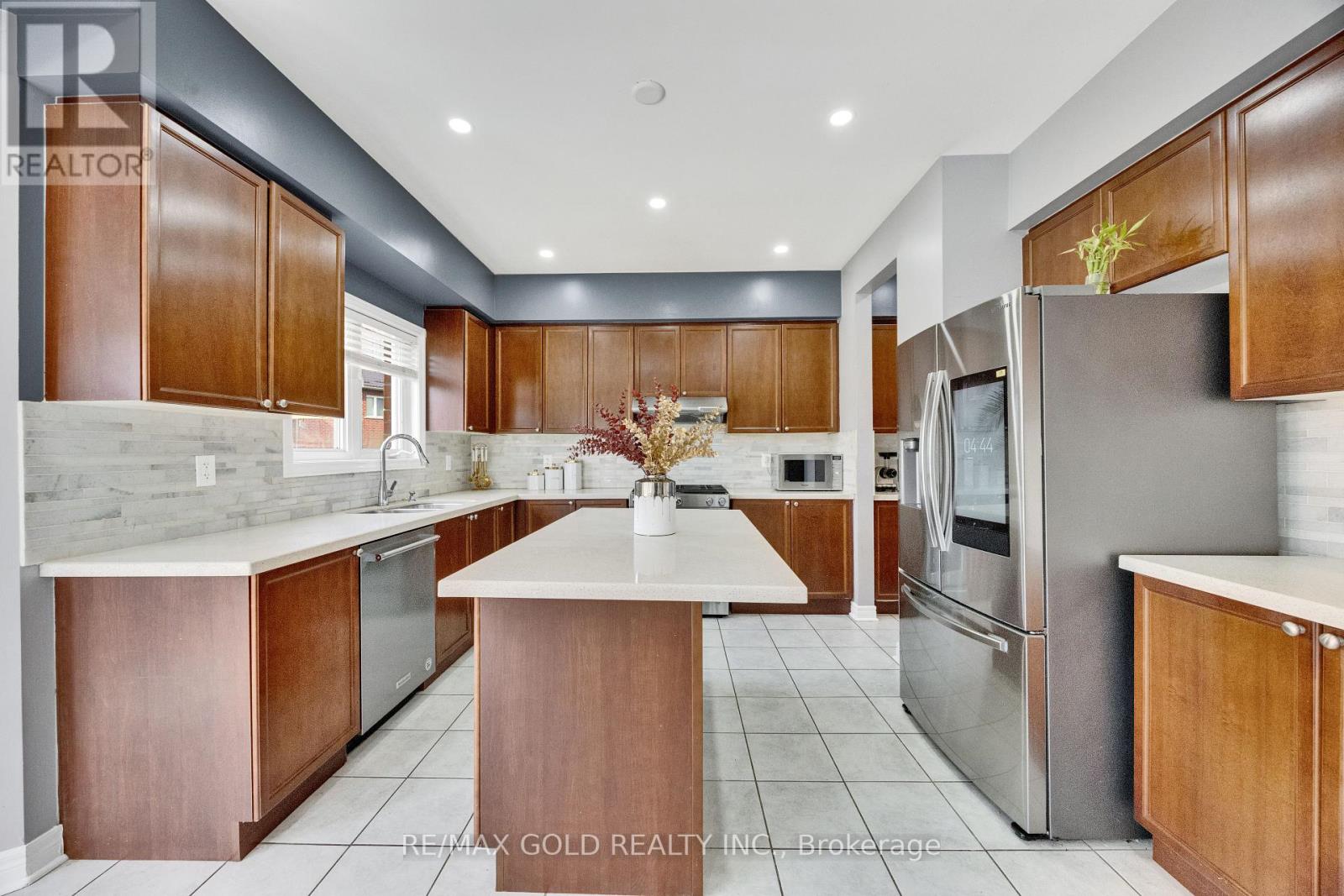 26 Mount Royal Circle, Brampton, Ontario  L6P 1Y7 - Photo 15 - W13714888
