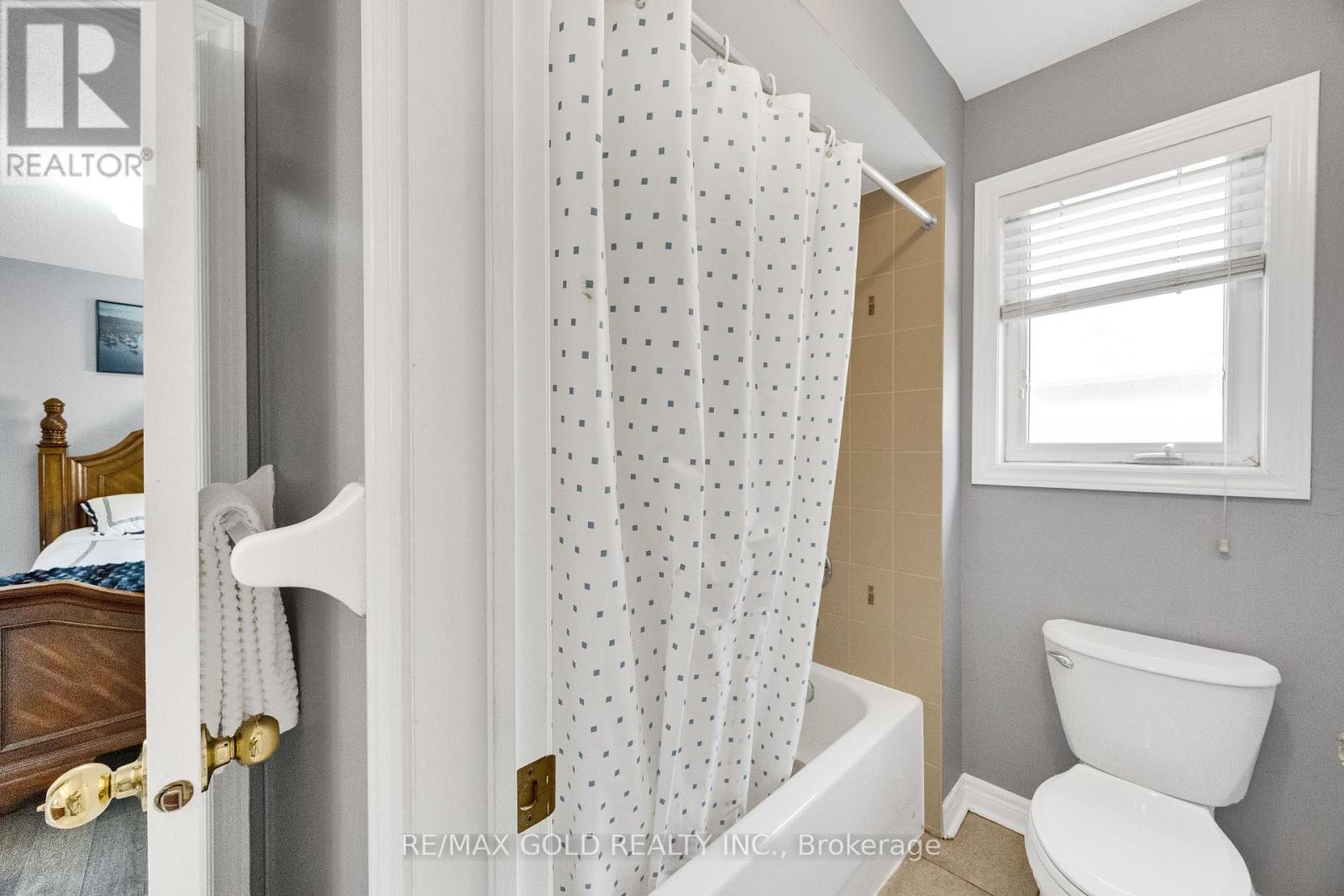 26 Mount Royal Circle, Brampton, Ontario  L6P 1Y7 - Photo 27 - W13714888