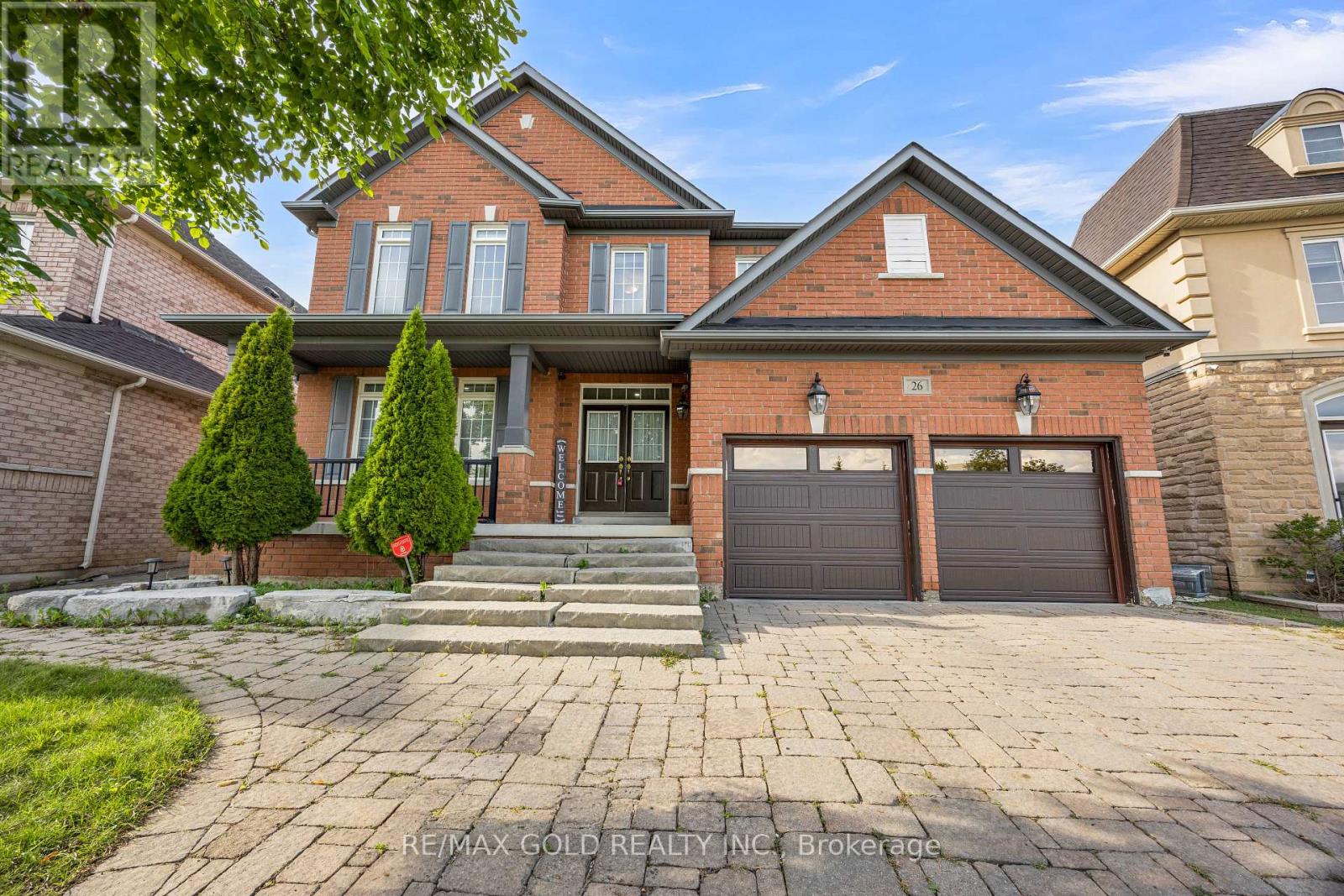 26 Mount Royal Circle, Brampton, Ontario  L6P 1Y7 - Photo 3 - W13714888