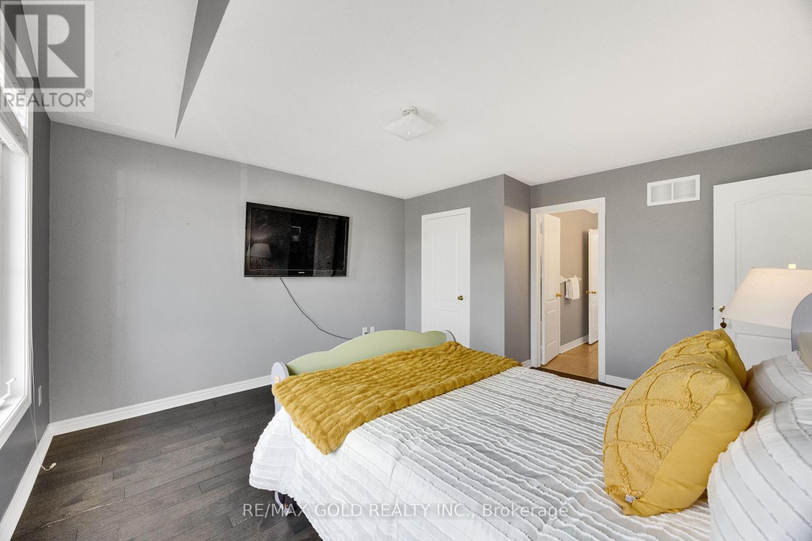 26 Mount Royal Circle, Brampton, Ontario  L6P 1Y7 - Photo 33 - W13714888