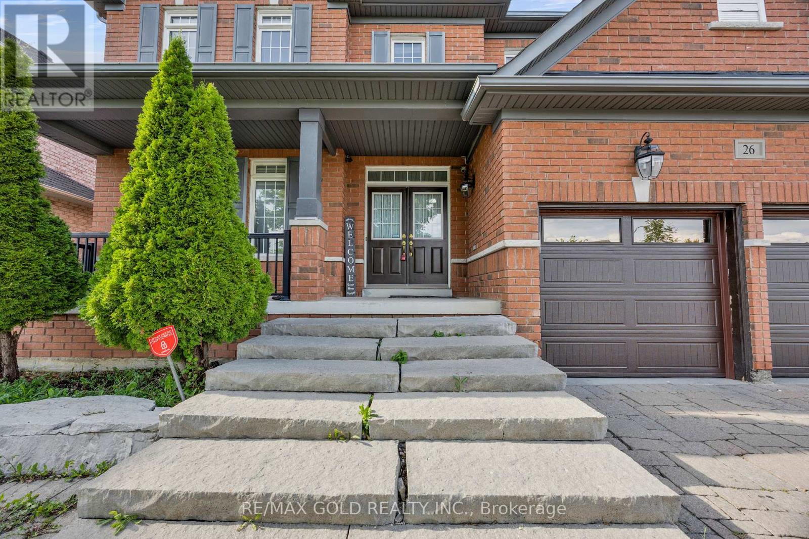 26 Mount Royal Circle, Brampton, Ontario  L6P 1Y7 - Photo 4 - W13714888