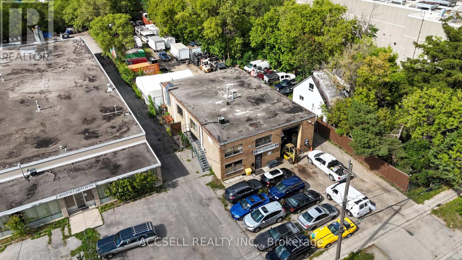 102 Cartwright Avenue, Toronto, Ontario  M6A 1V2 - Photo 2 - W13714958
