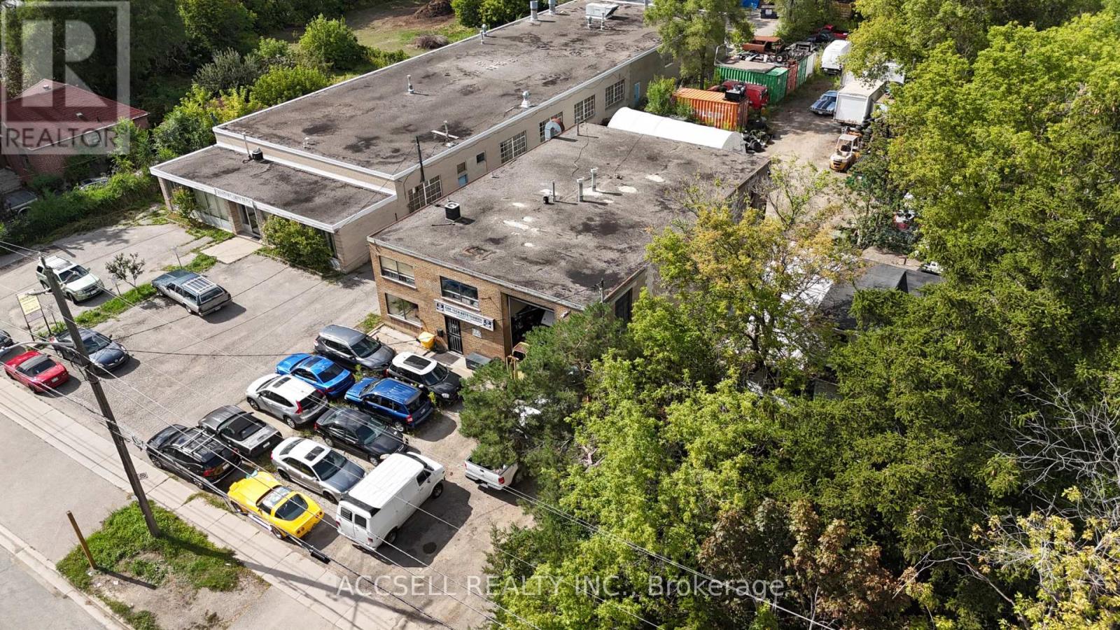 102 Cartwright Avenue, Toronto, Ontario  M6A 1V2 - Photo 3 - W13714958