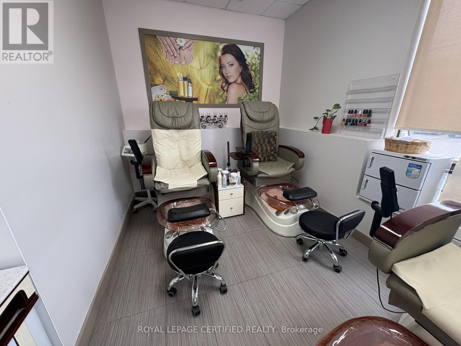 Unit 4 -   Part C - 925 Main Street E, Milton, Ontario  L9T 4H8 - Photo 1 - W13714998