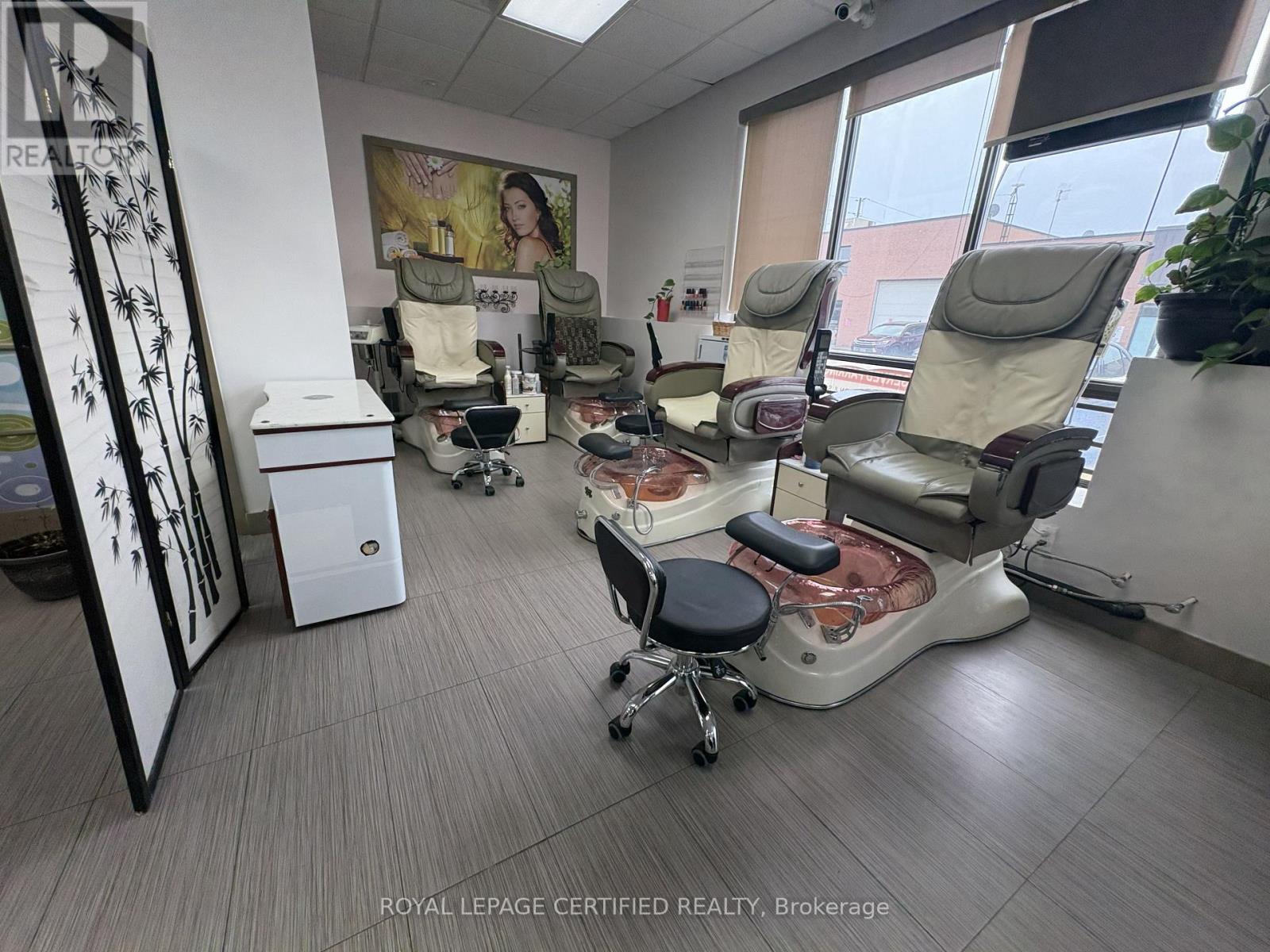 Unit 4 -   Part C - 925 Main Street E, Milton, Ontario  L9T 4H8 - Photo 3 - W13714998