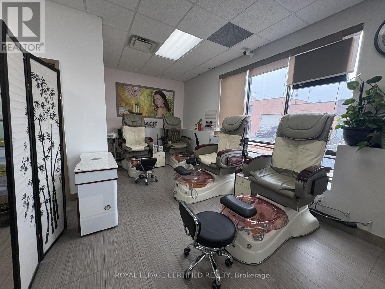 Unit 4 -   Part C - 925 Main Street E, Milton, Ontario  L9T 4H8 - Photo 4 - W13714998