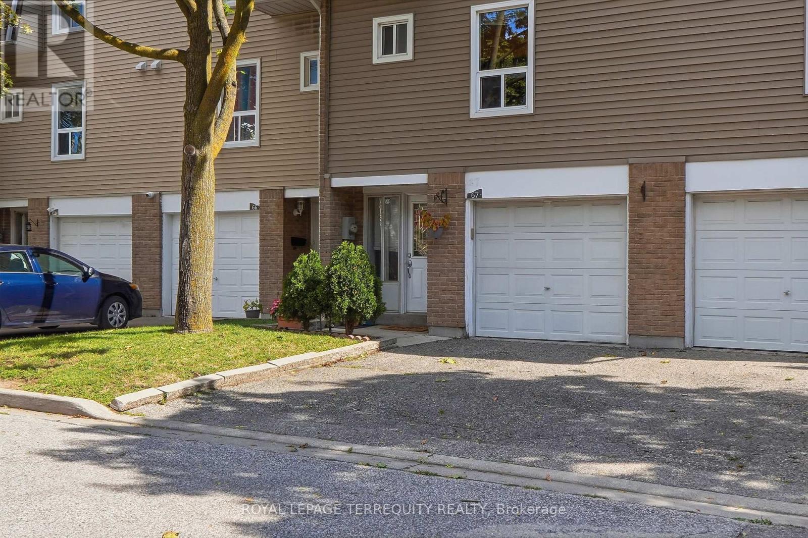 67 Enmount Drive, Brampton, Ontario  L6T 4C9 - Photo 3 - W13715028